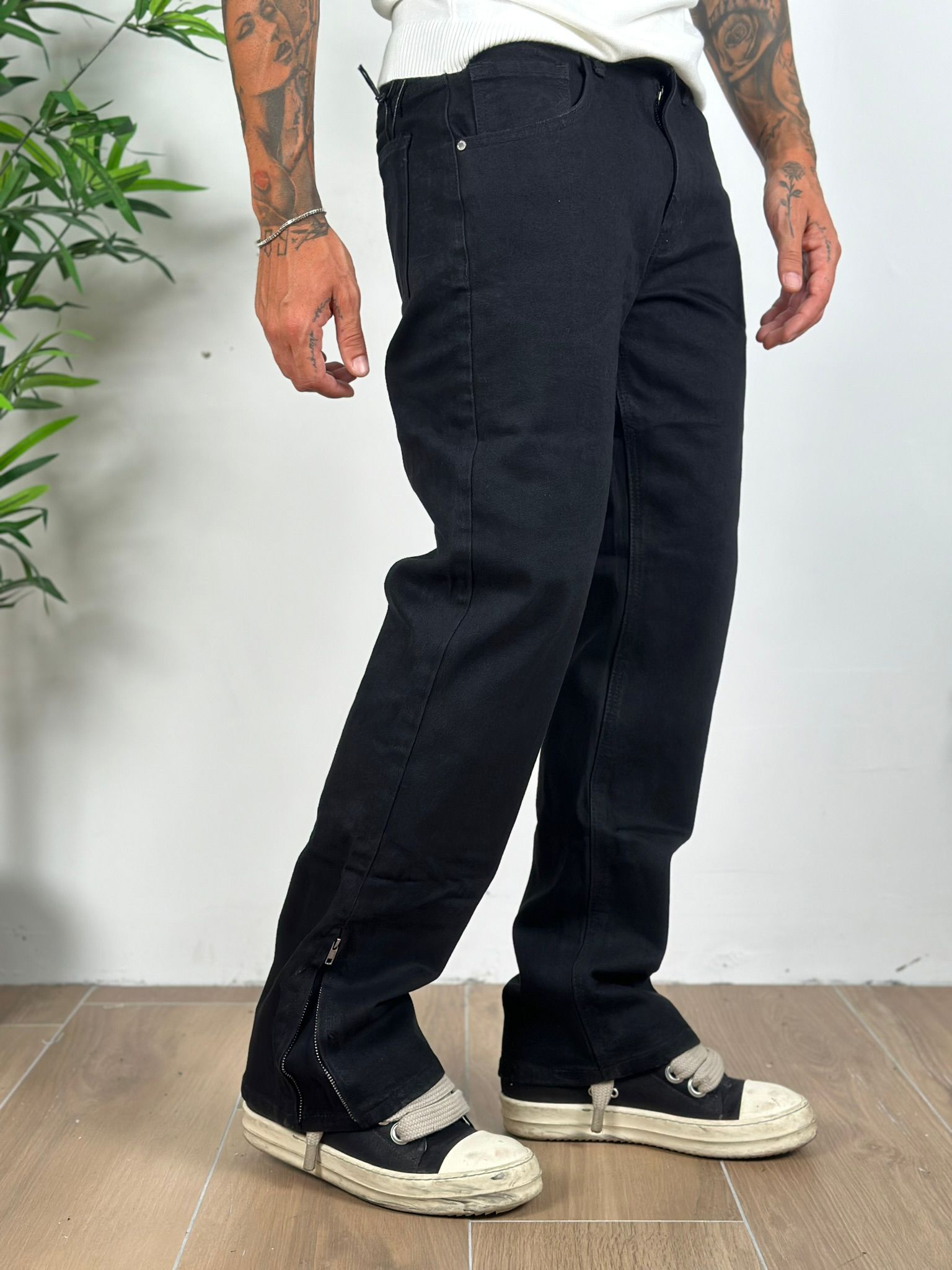 Baggy black