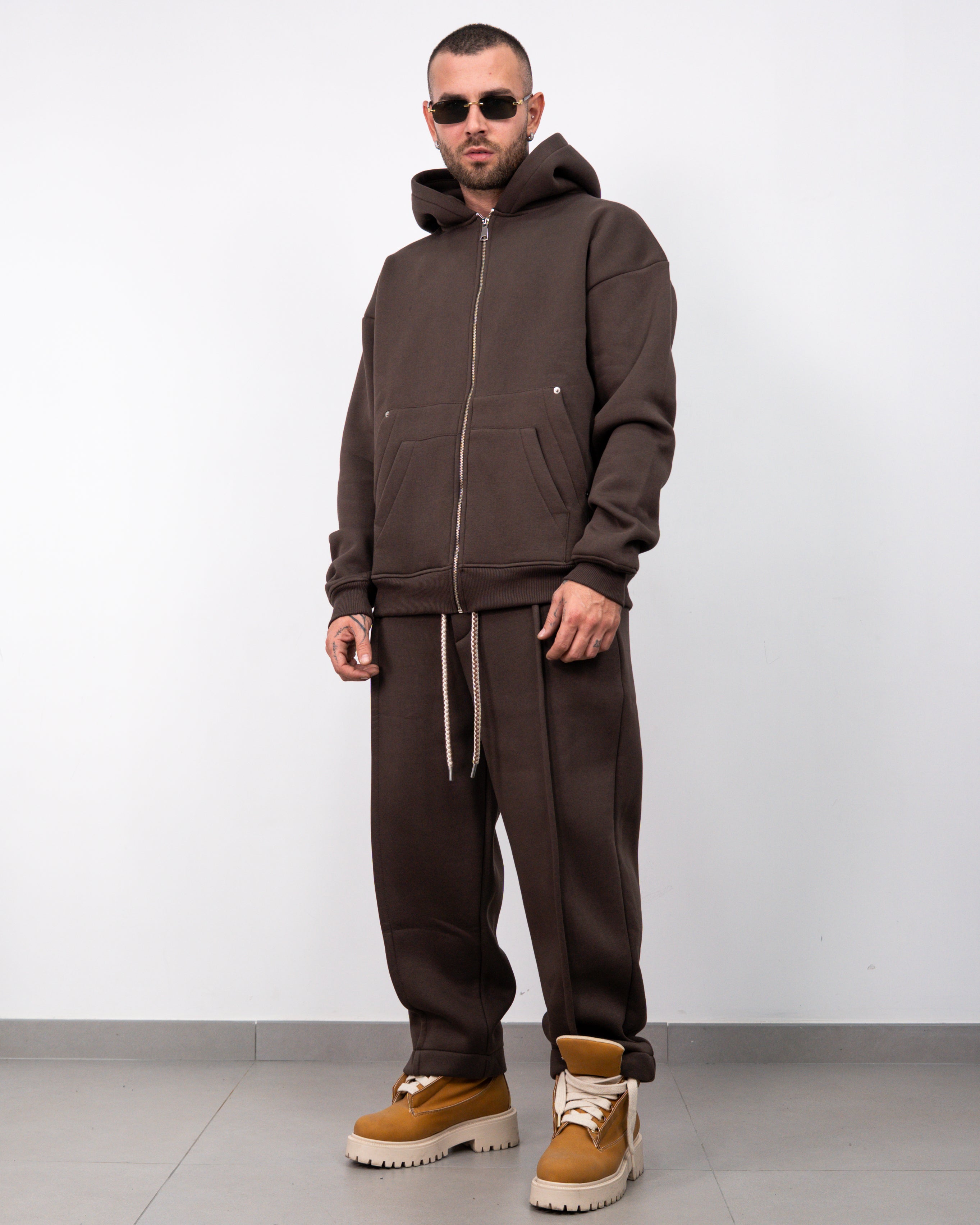 Tuta completa not found