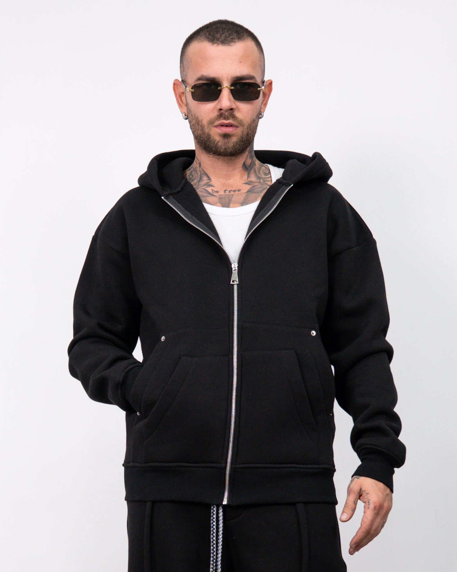 Tuta completa not found