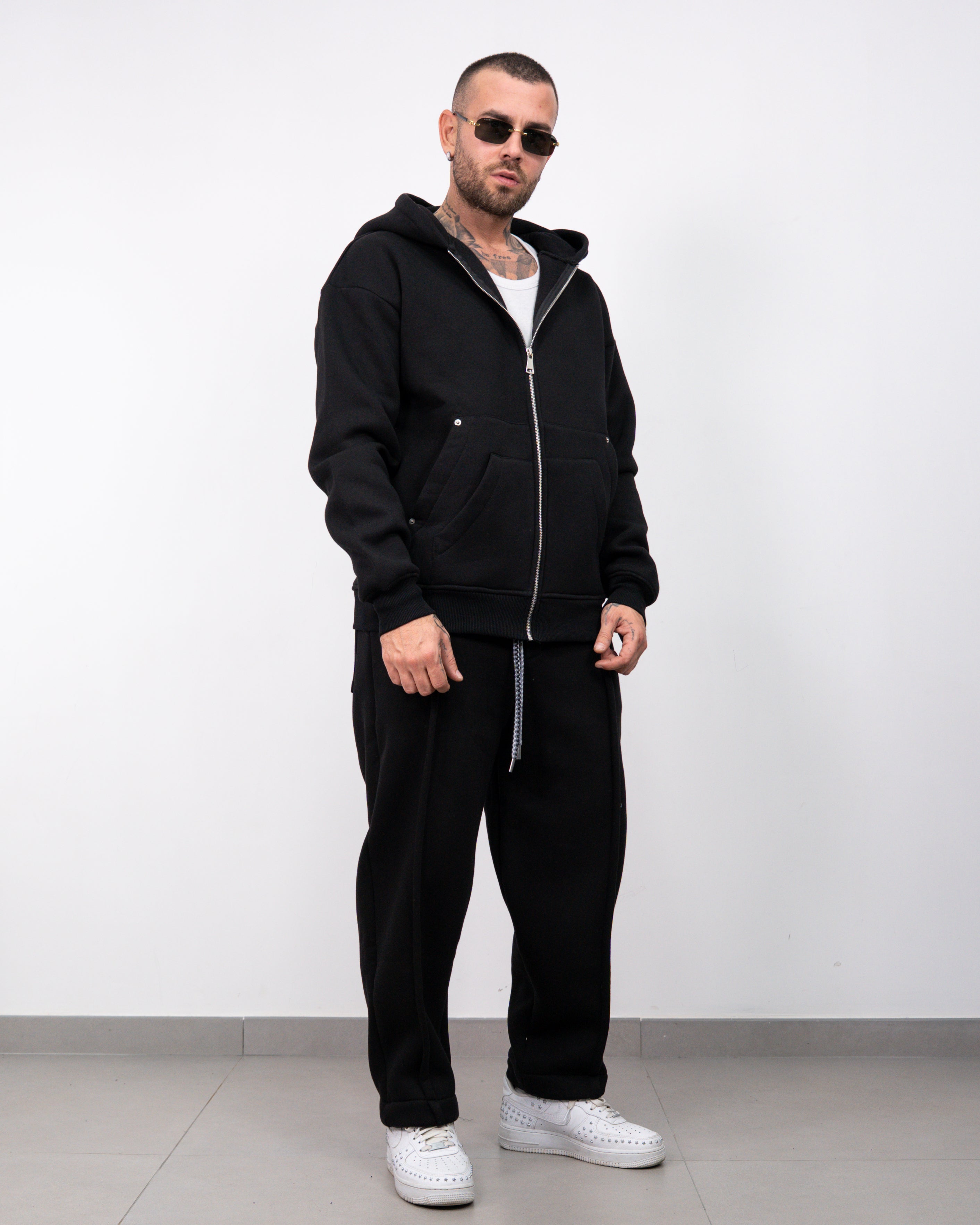 Tuta completa not found