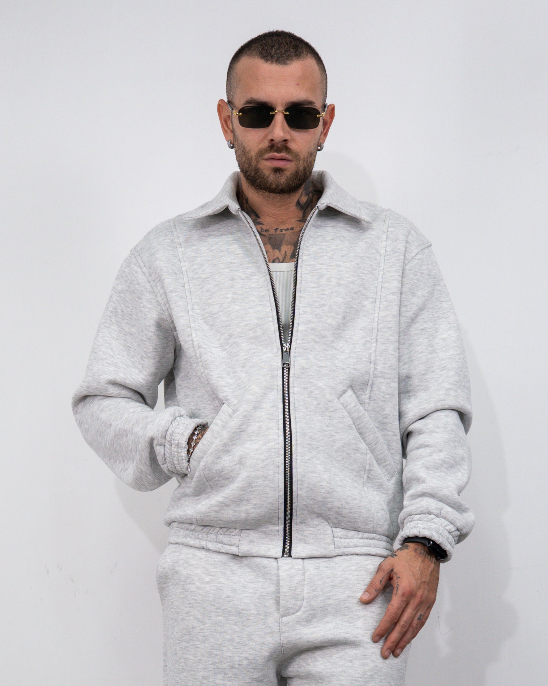 Tuta completa con colletto