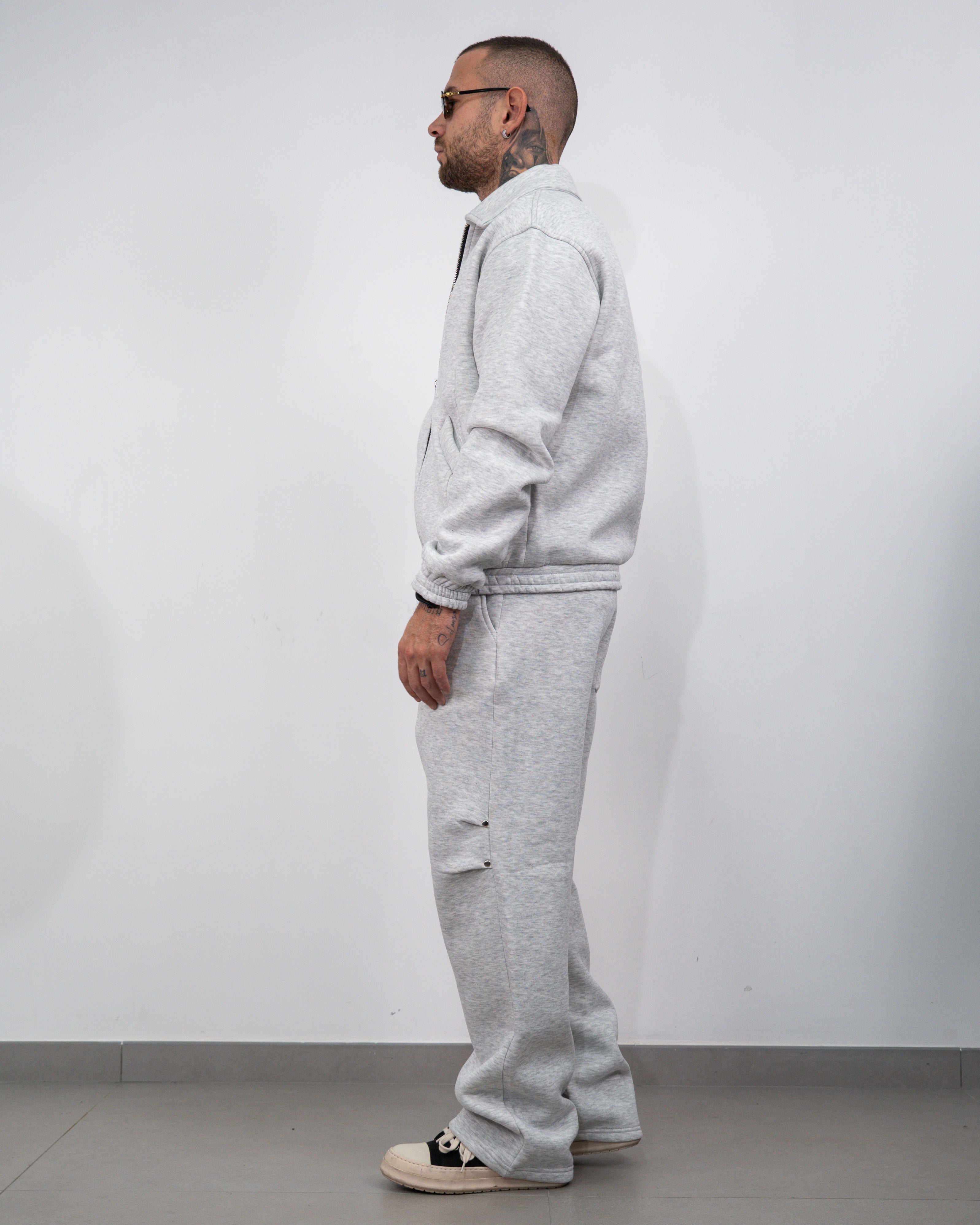 Tuta completa con colletto