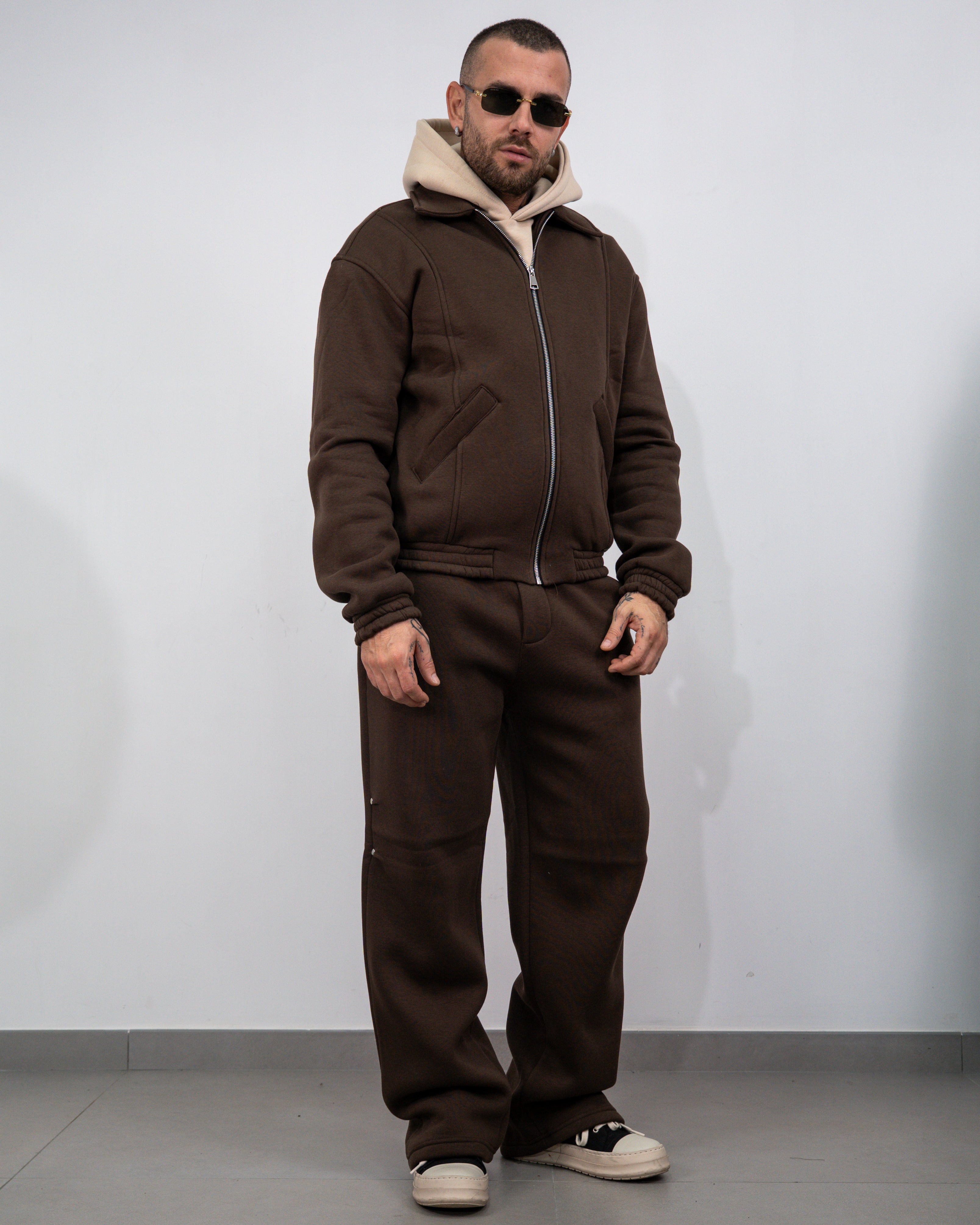 Tuta completa con colletto