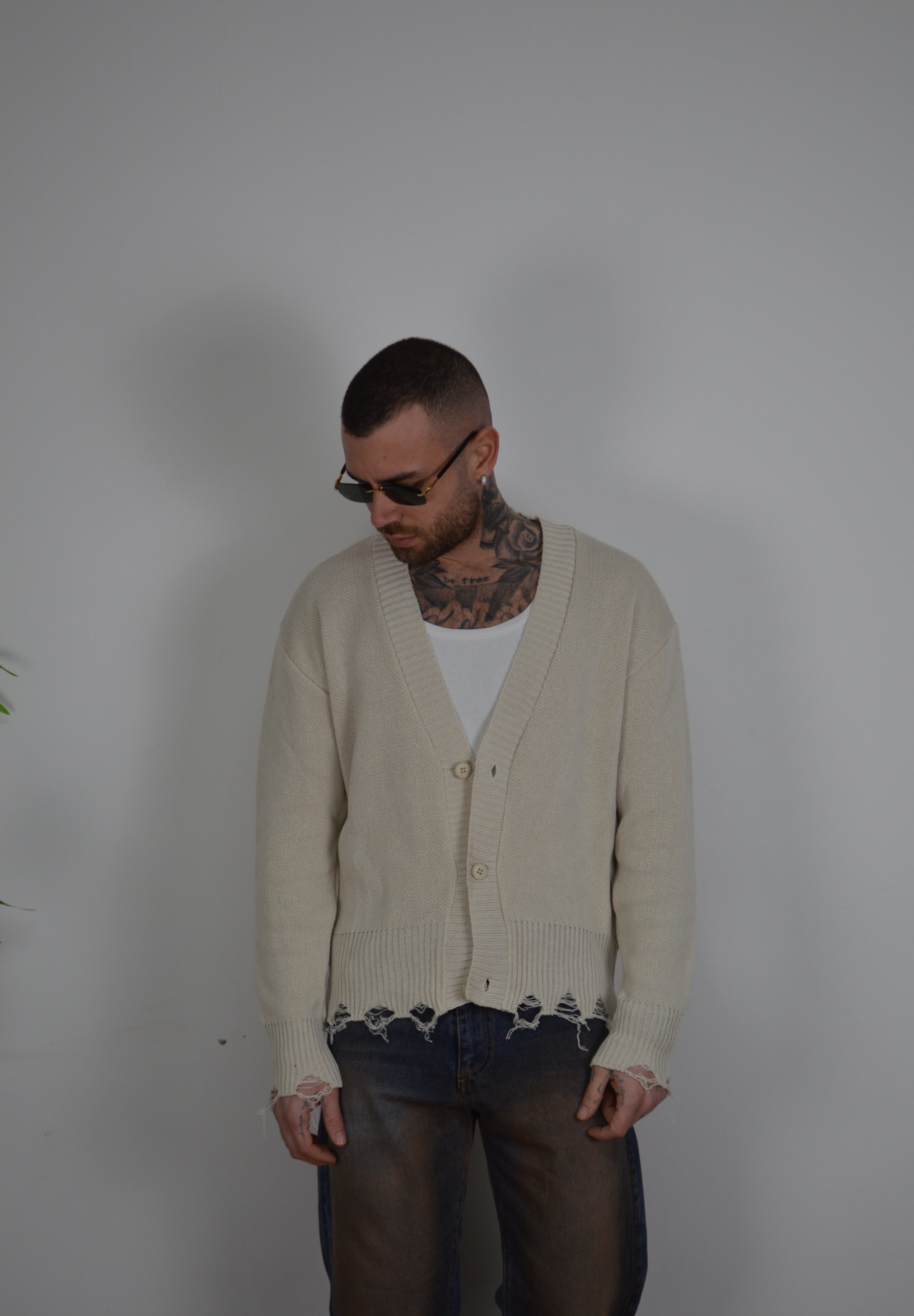 Cardigan abrasioni