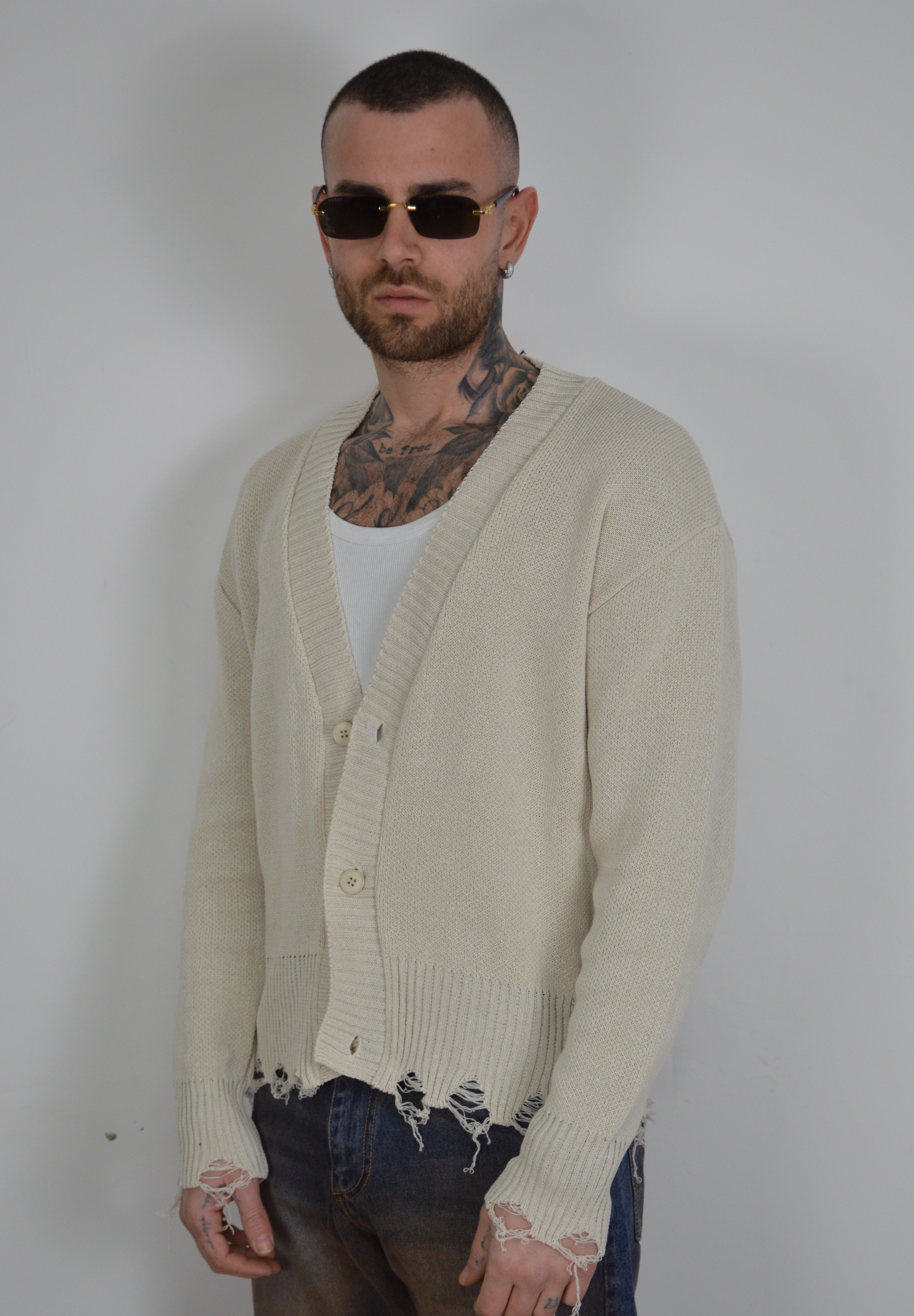 Cardigan abrasioni