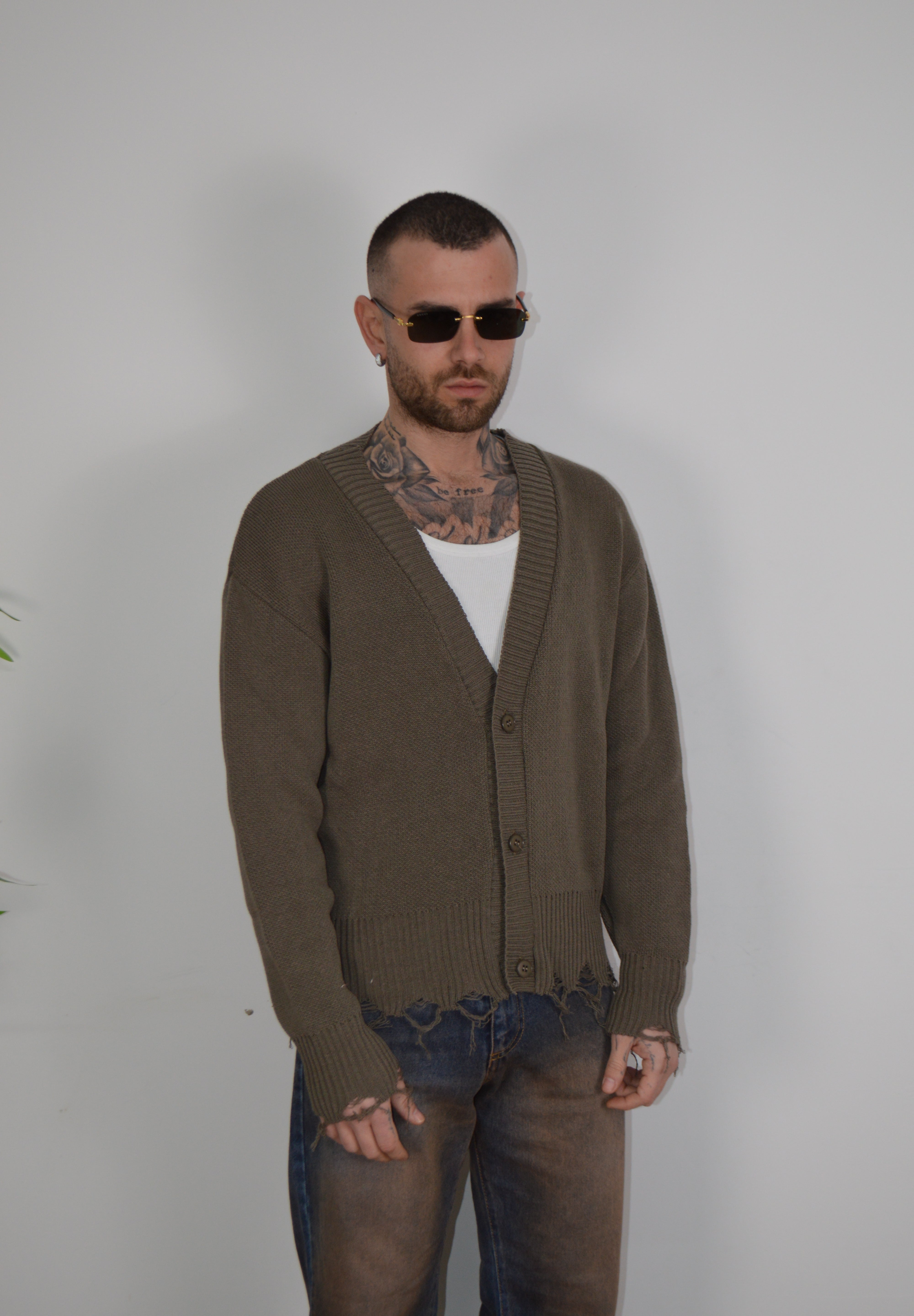 Cardigan abrasioni