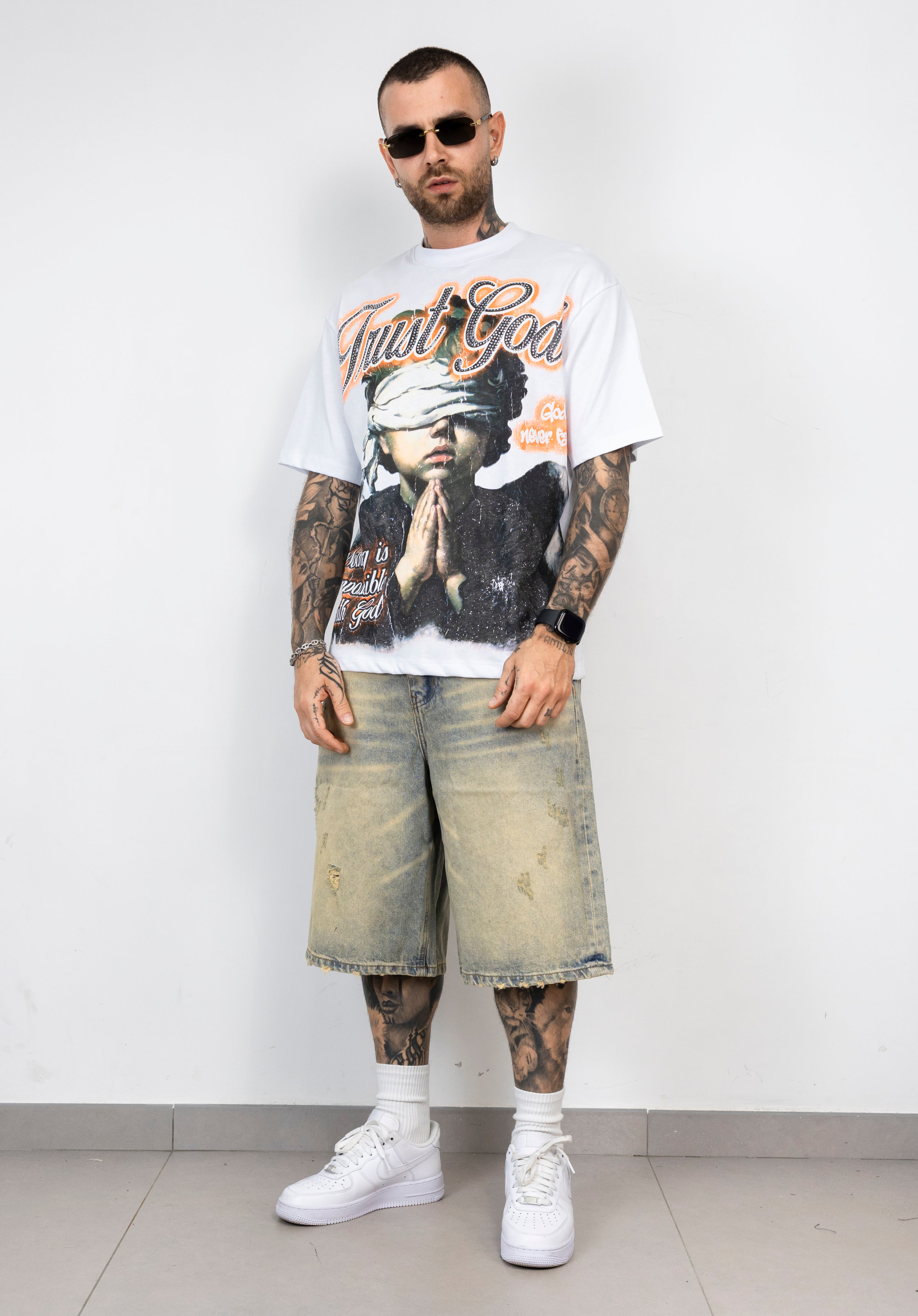 T-Shirt Uomo "Just God" con Strass
