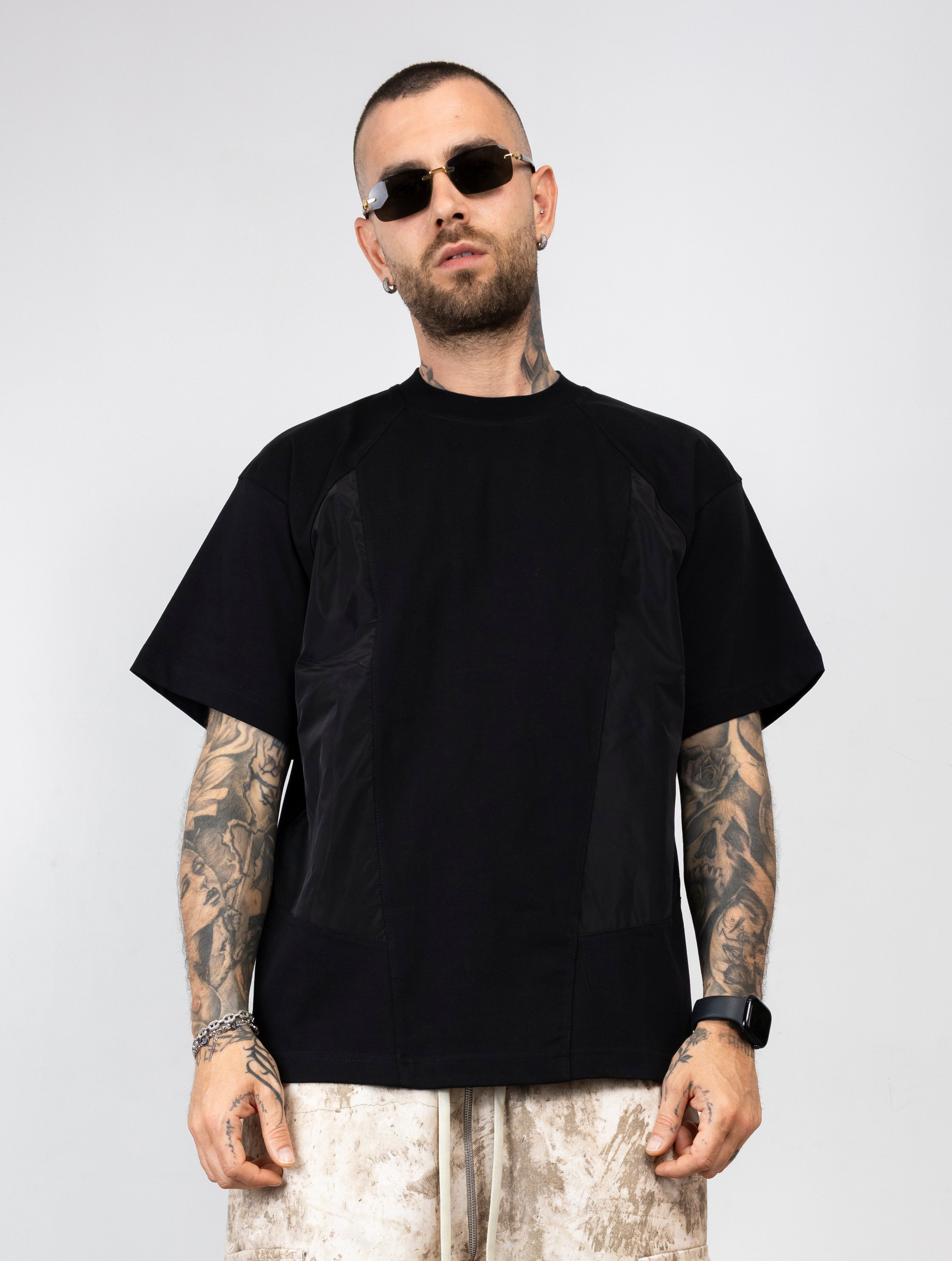 T-shirt tech panel