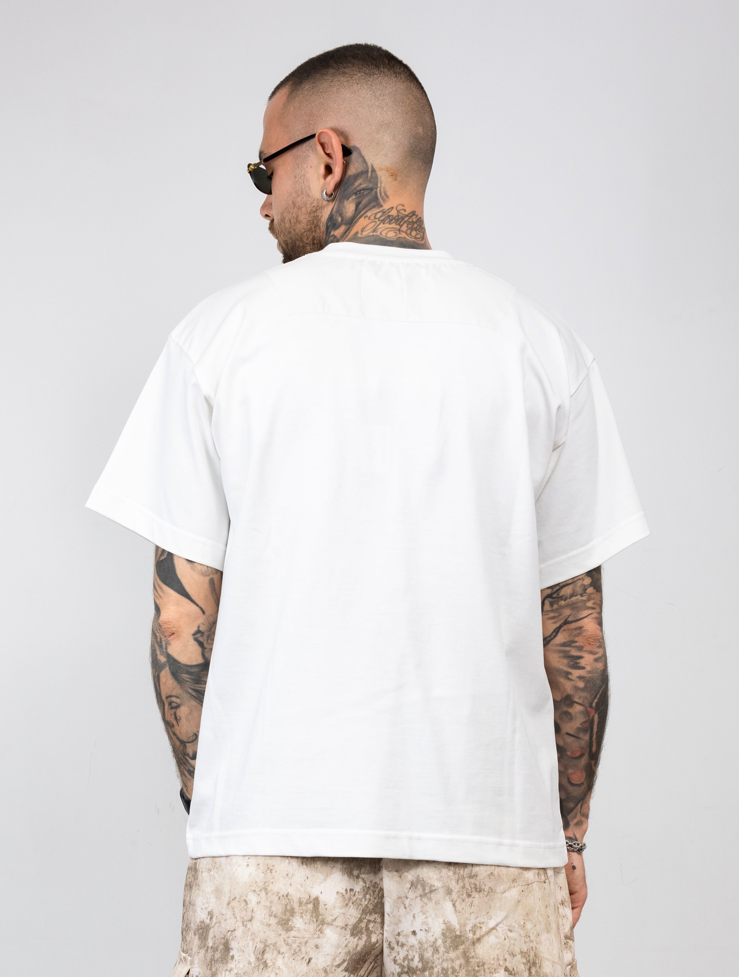 T-shirt tech panel