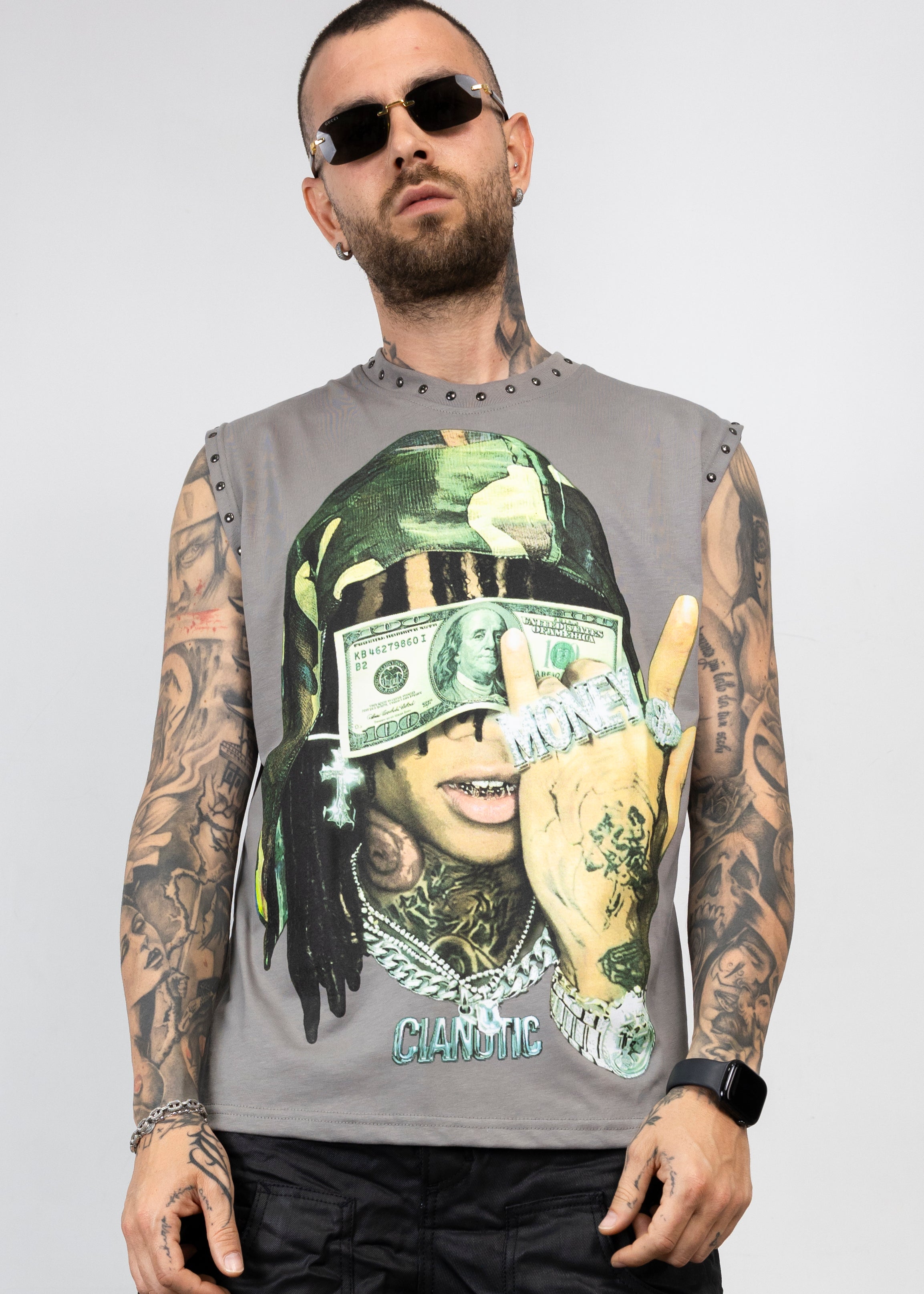 T-Shirt Smanicata Money Graphic con Borchie