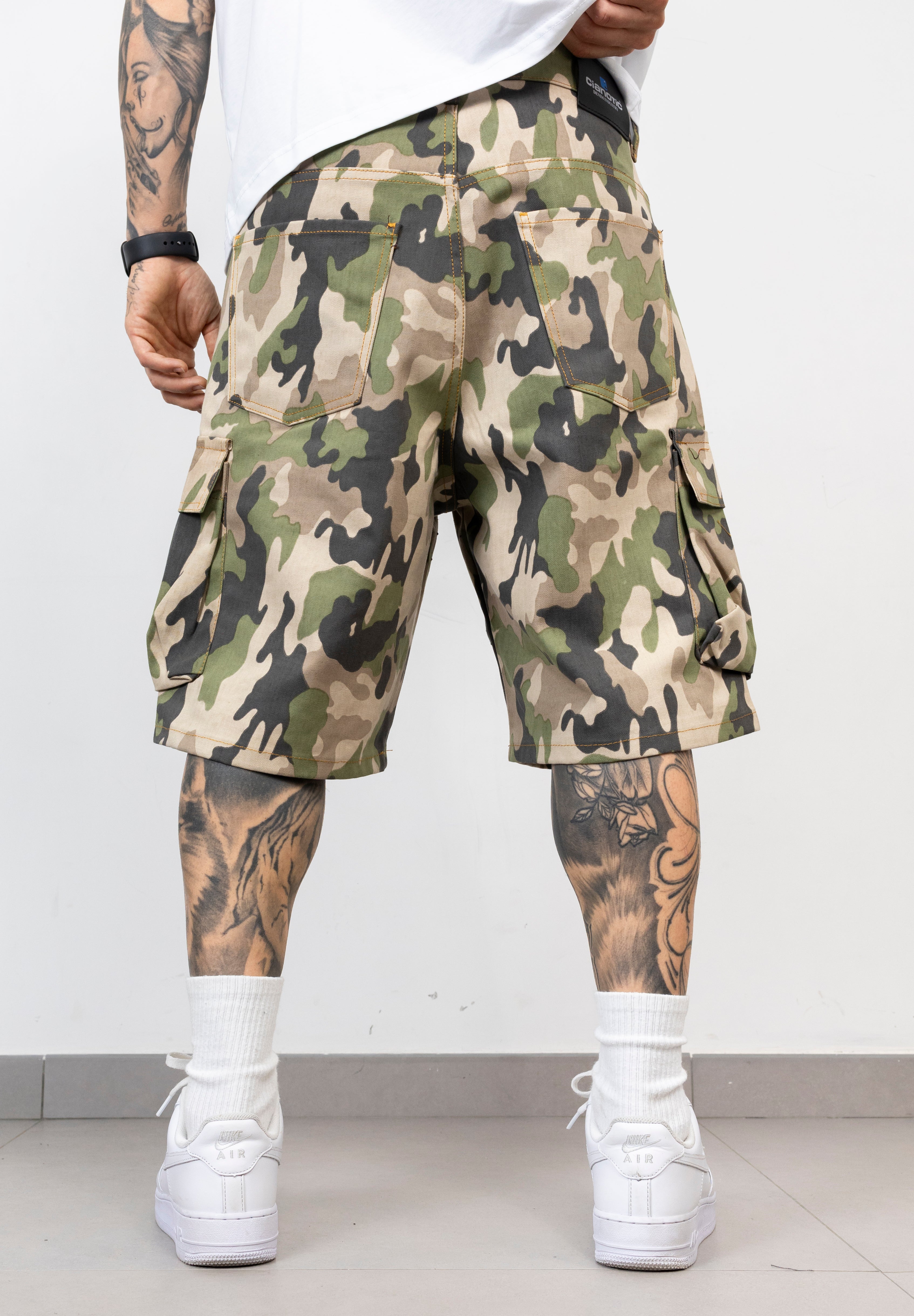 Bermuda Cargo Camouflage con Borchie
