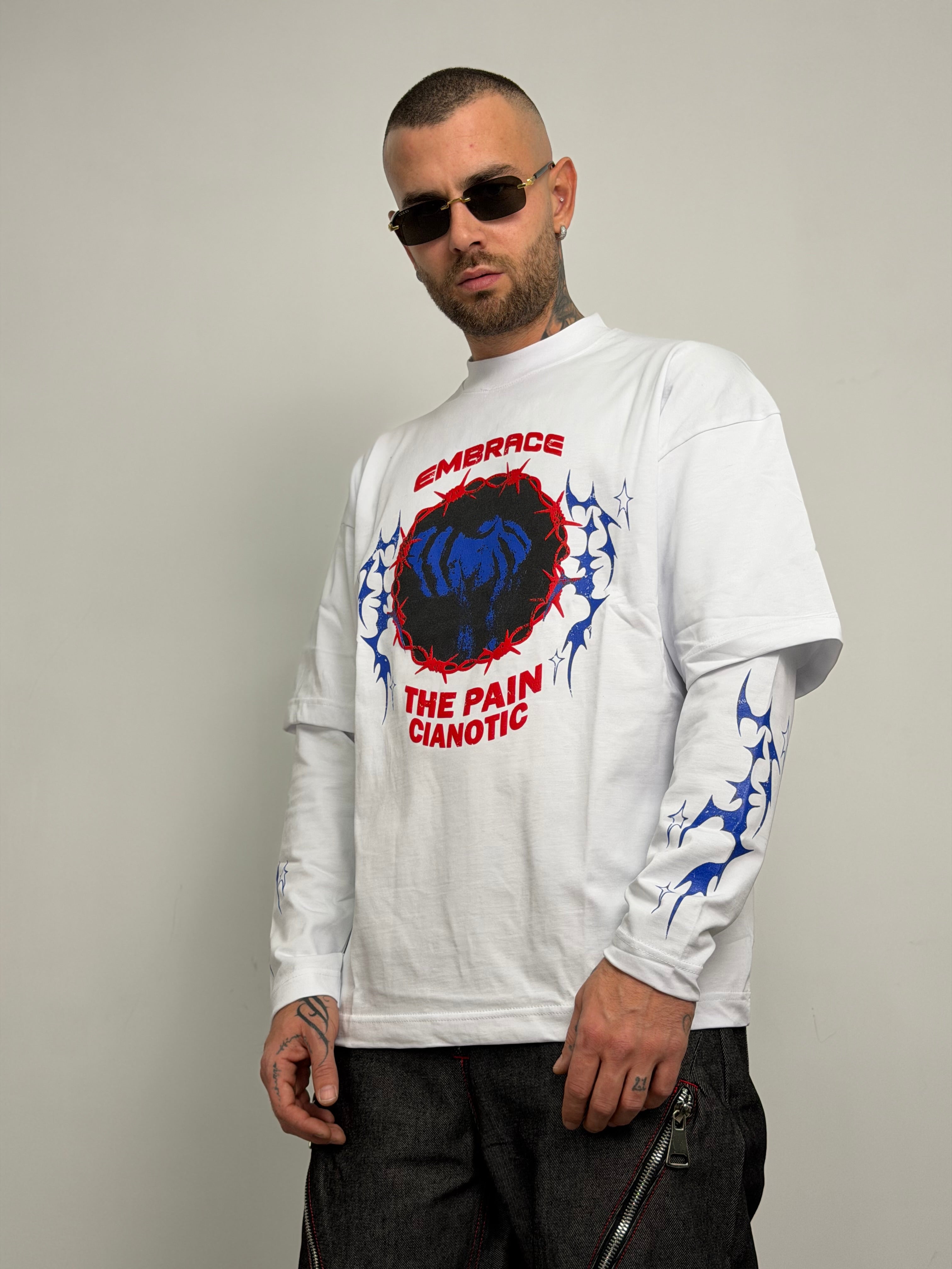 T.shirt long sleeve embrace