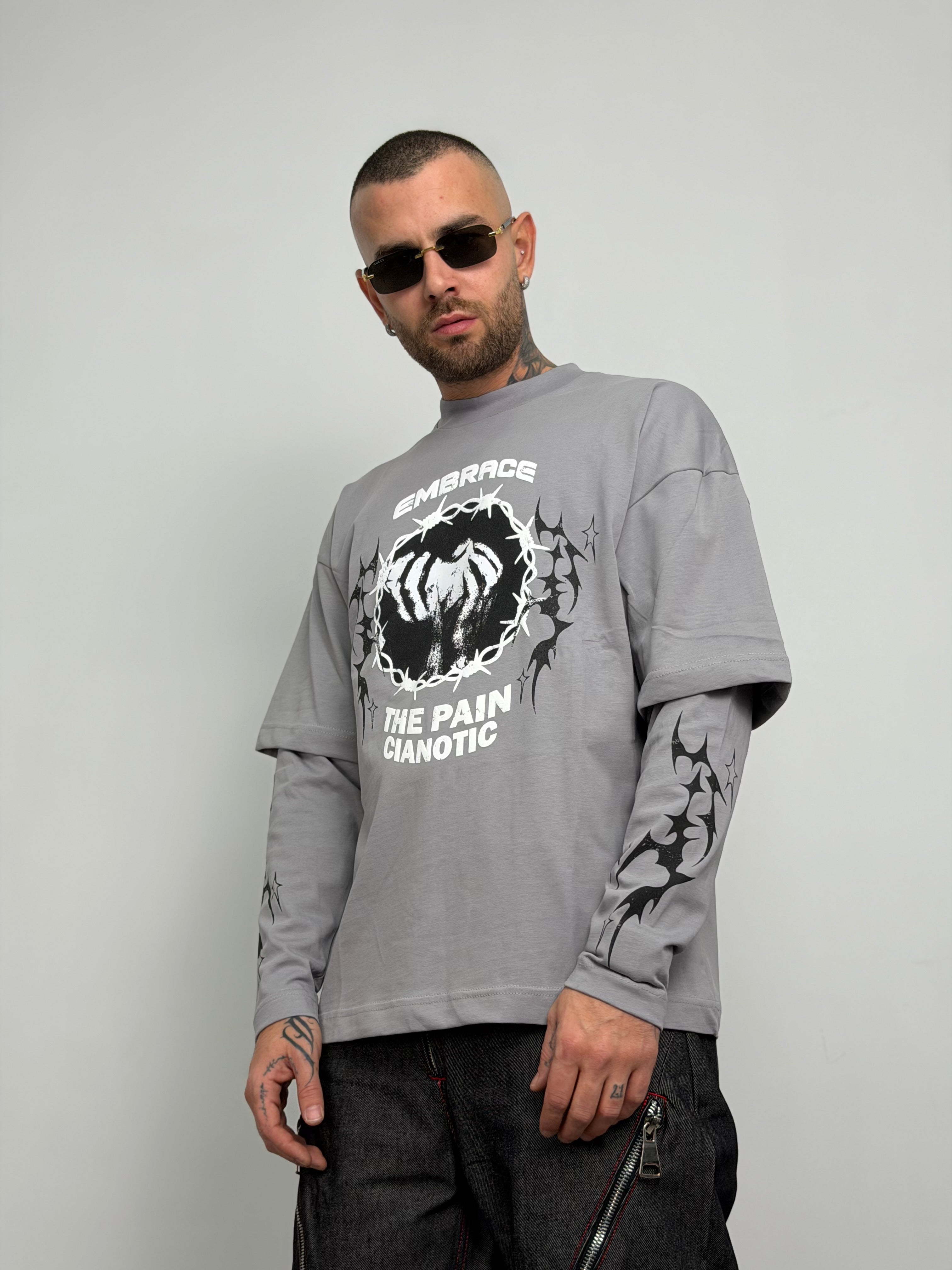 T.shirt long sleeve embrace