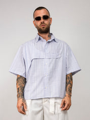 Camicia a righe con dettaglio frontale