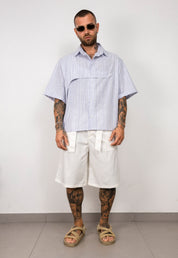 Camicia a righe con dettaglio frontale