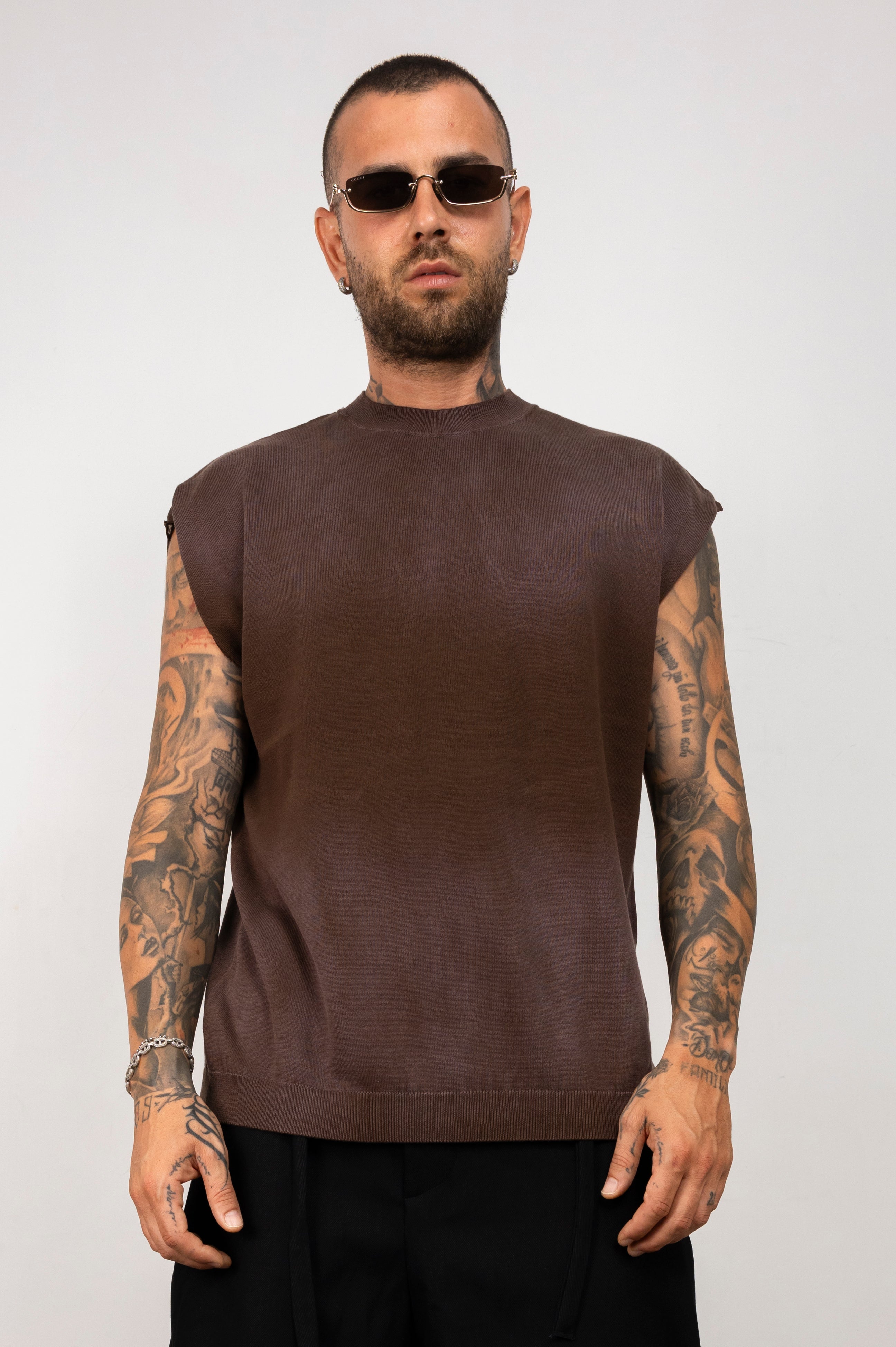 Maglia smanicata in filo