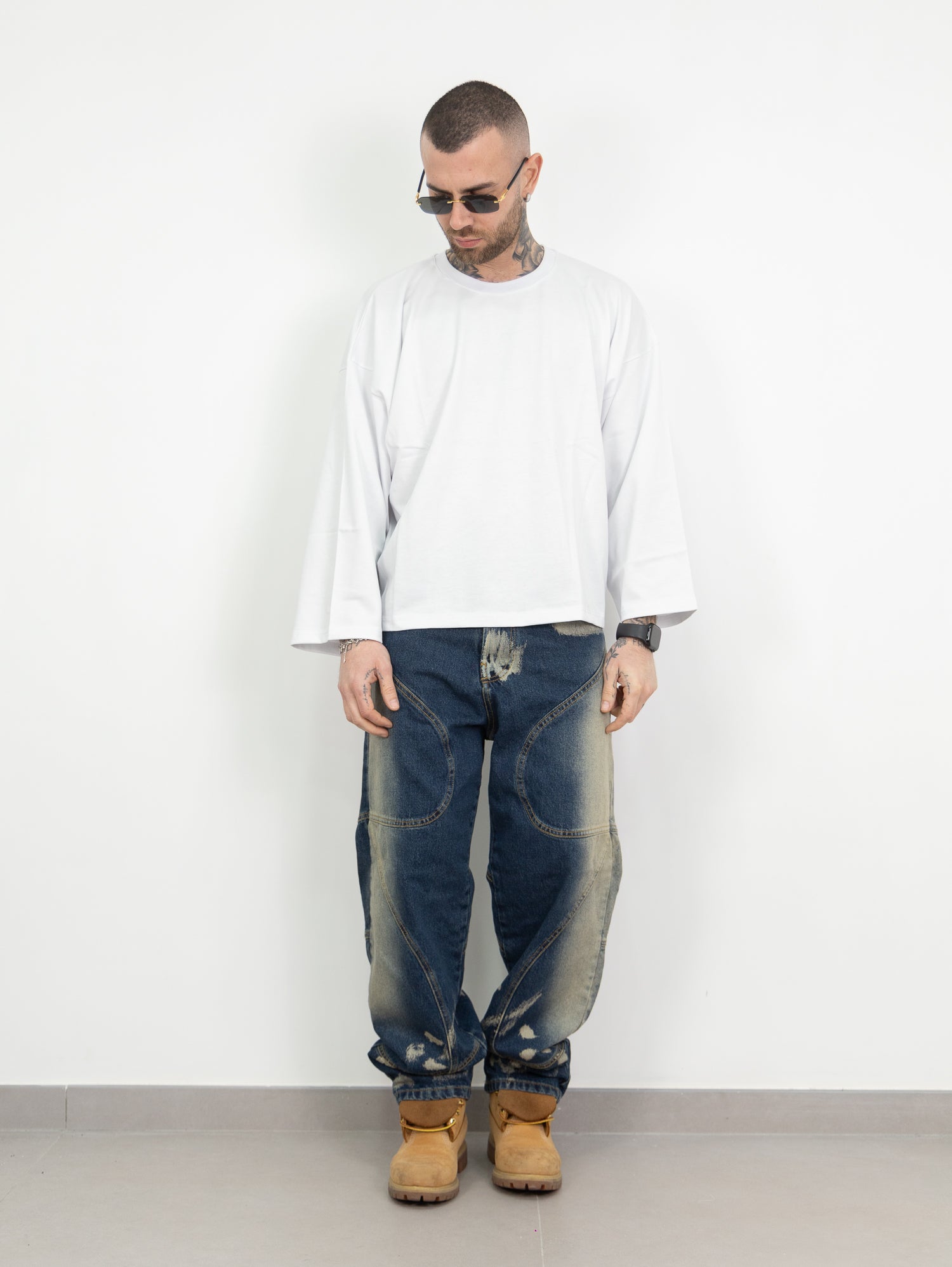 Baggy with-cuts