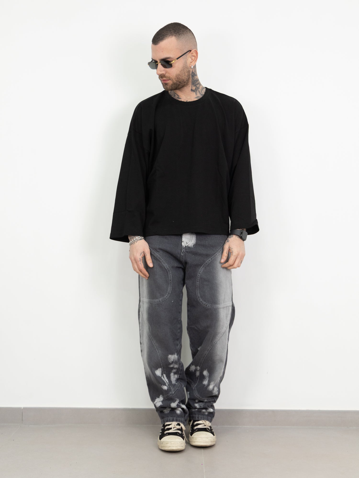 Baggy with-cuts