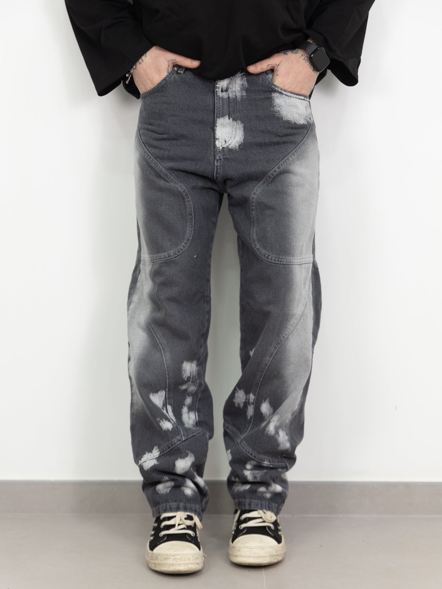 Baggy with-cuts