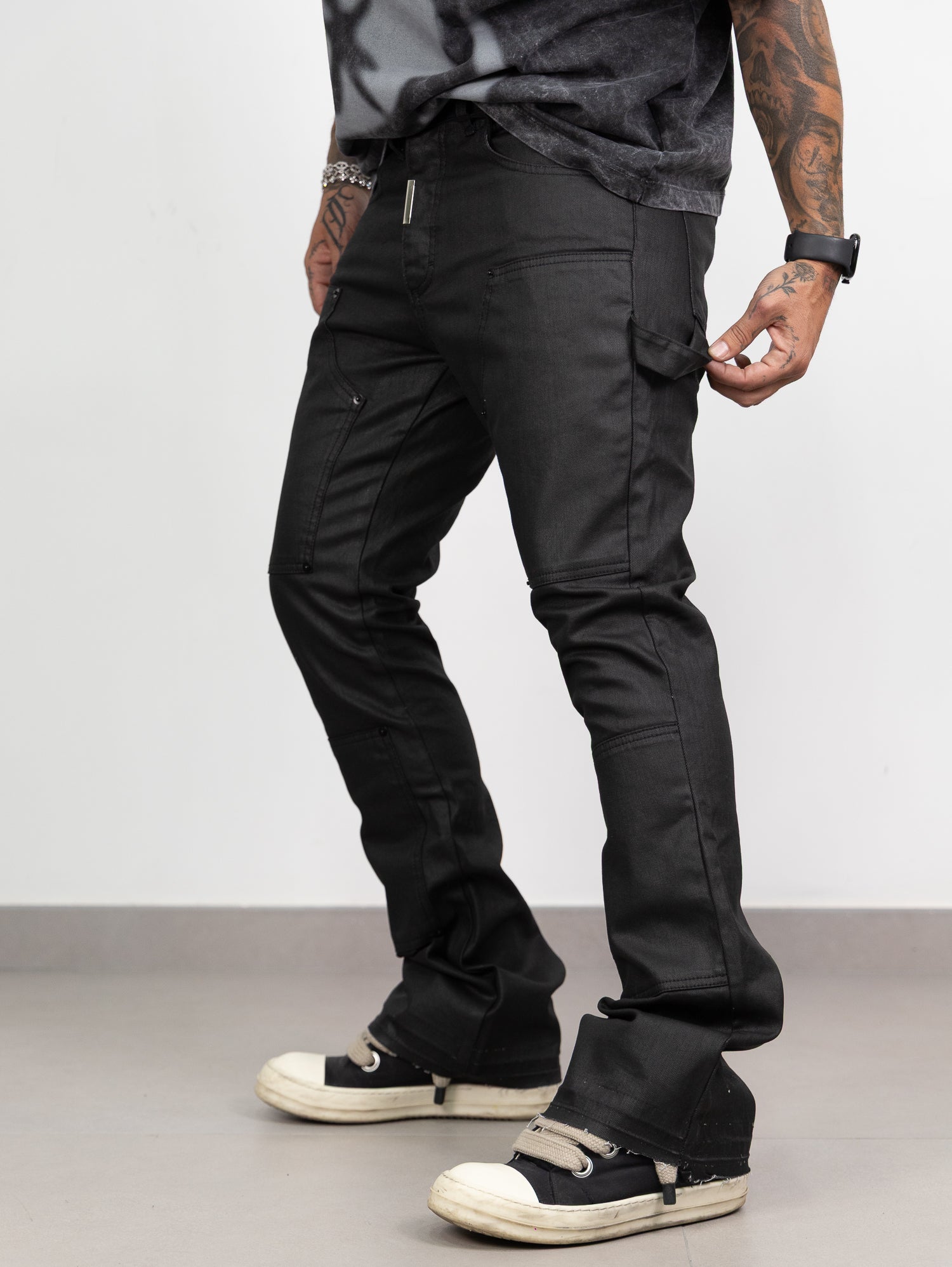 Flare carpenter spalmato black