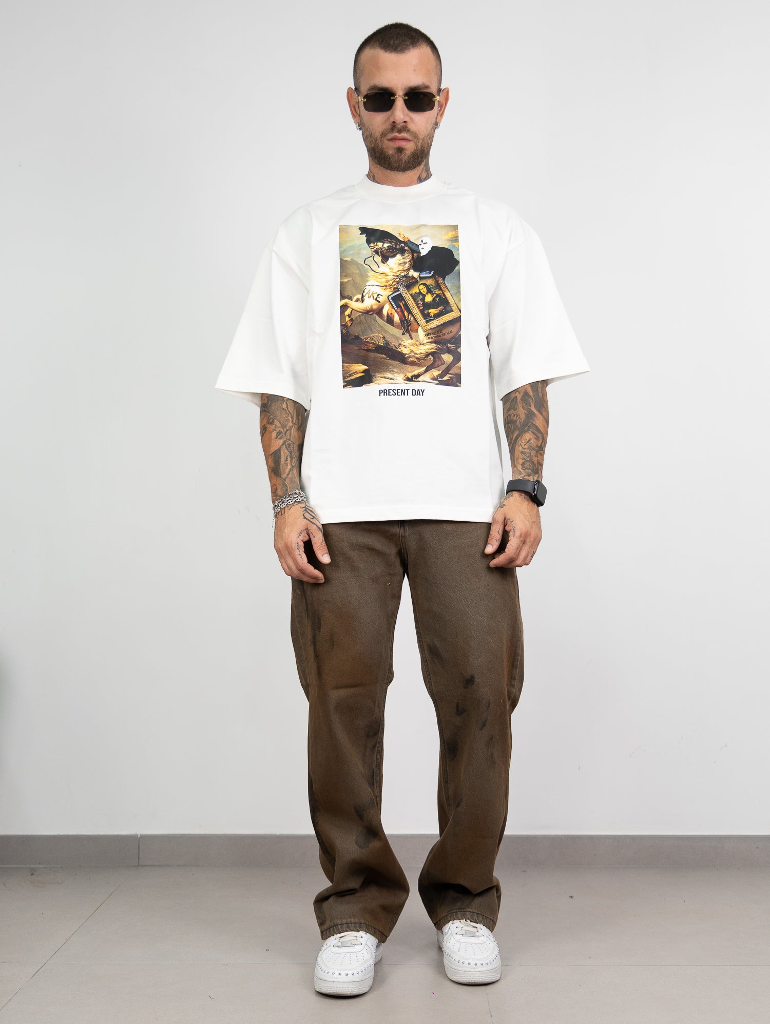 T-shirt present st