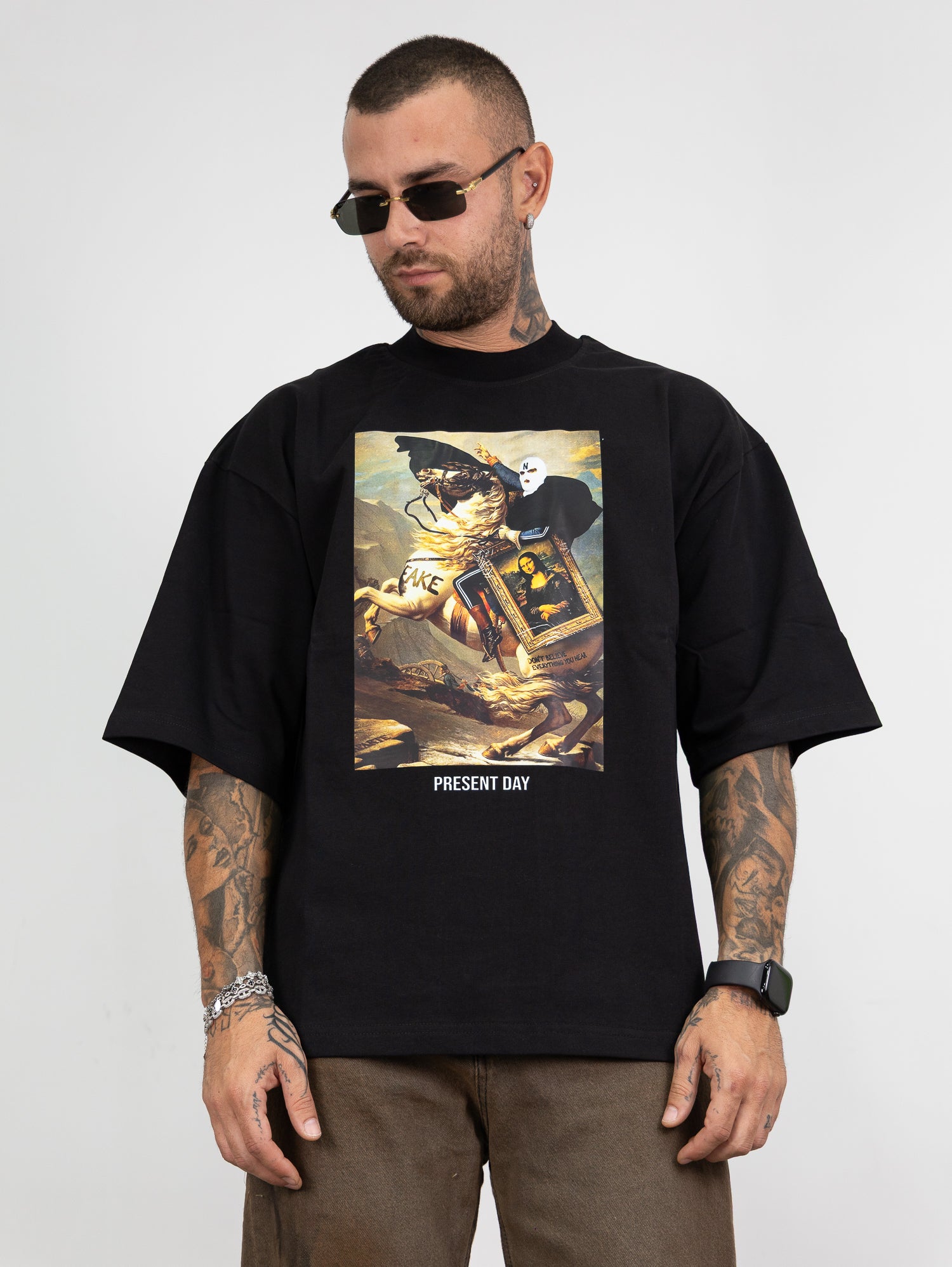 T-shirt present st