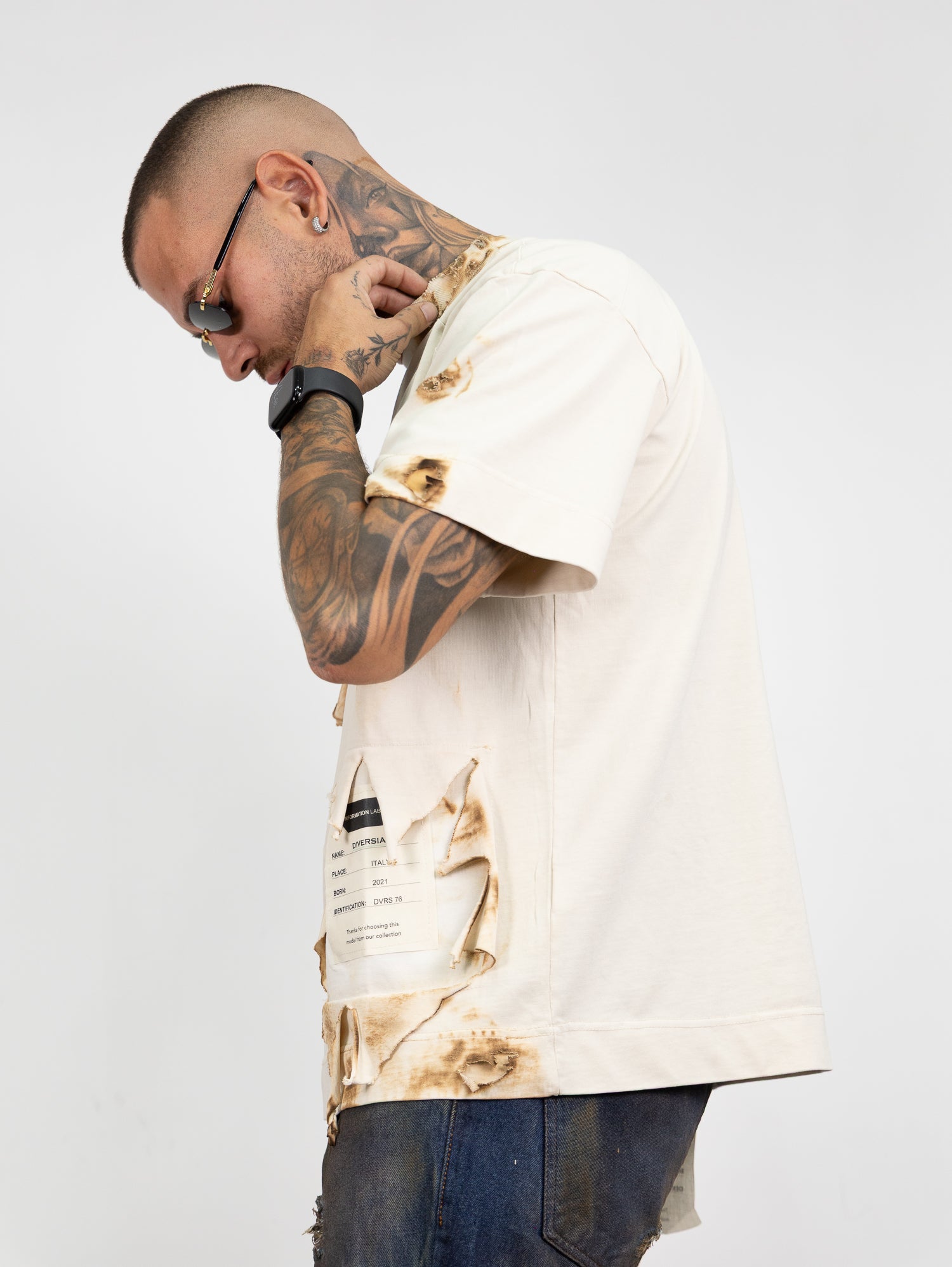 T-shirt bruciata con ricamo