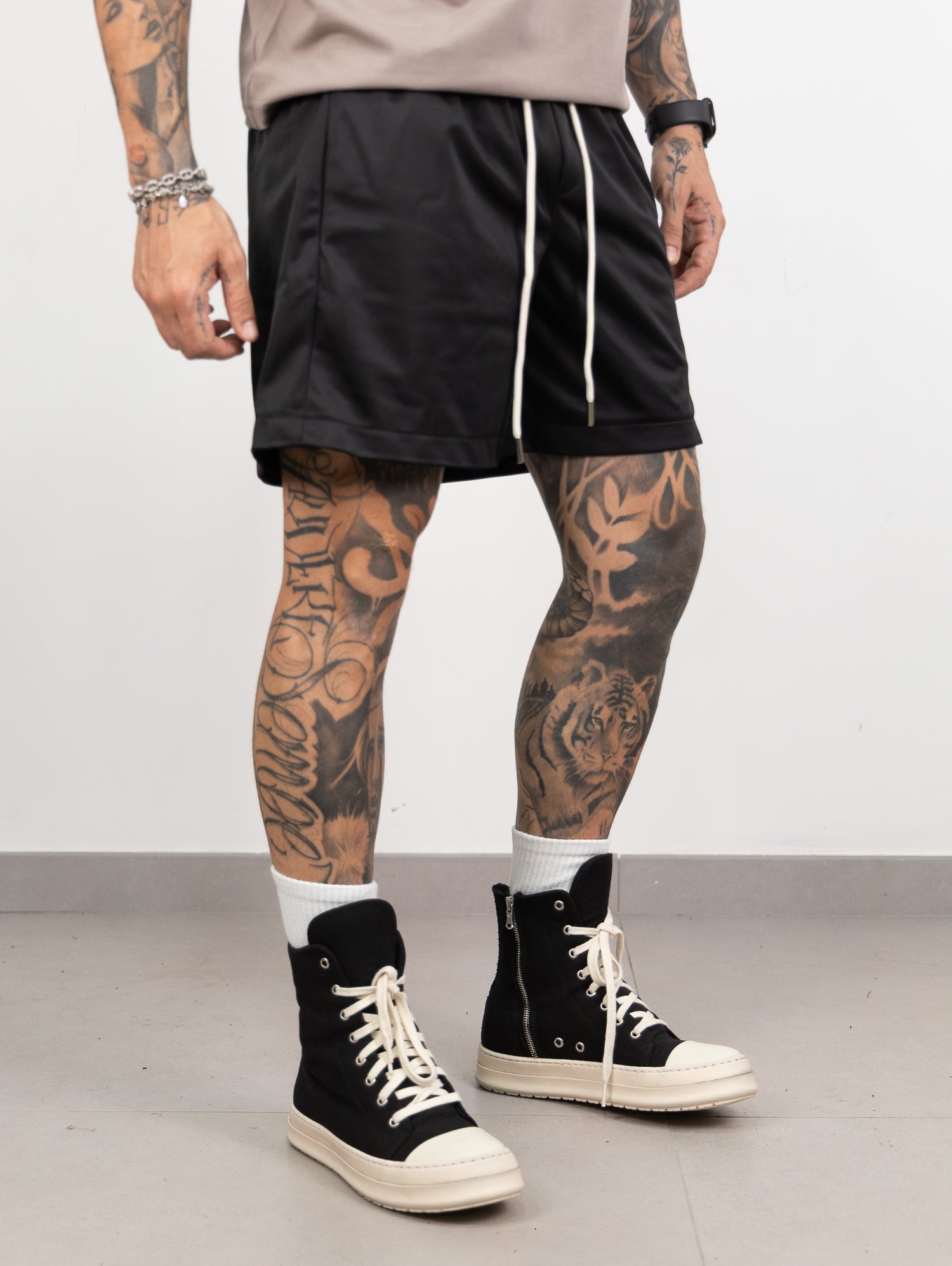Short's boxy acetato