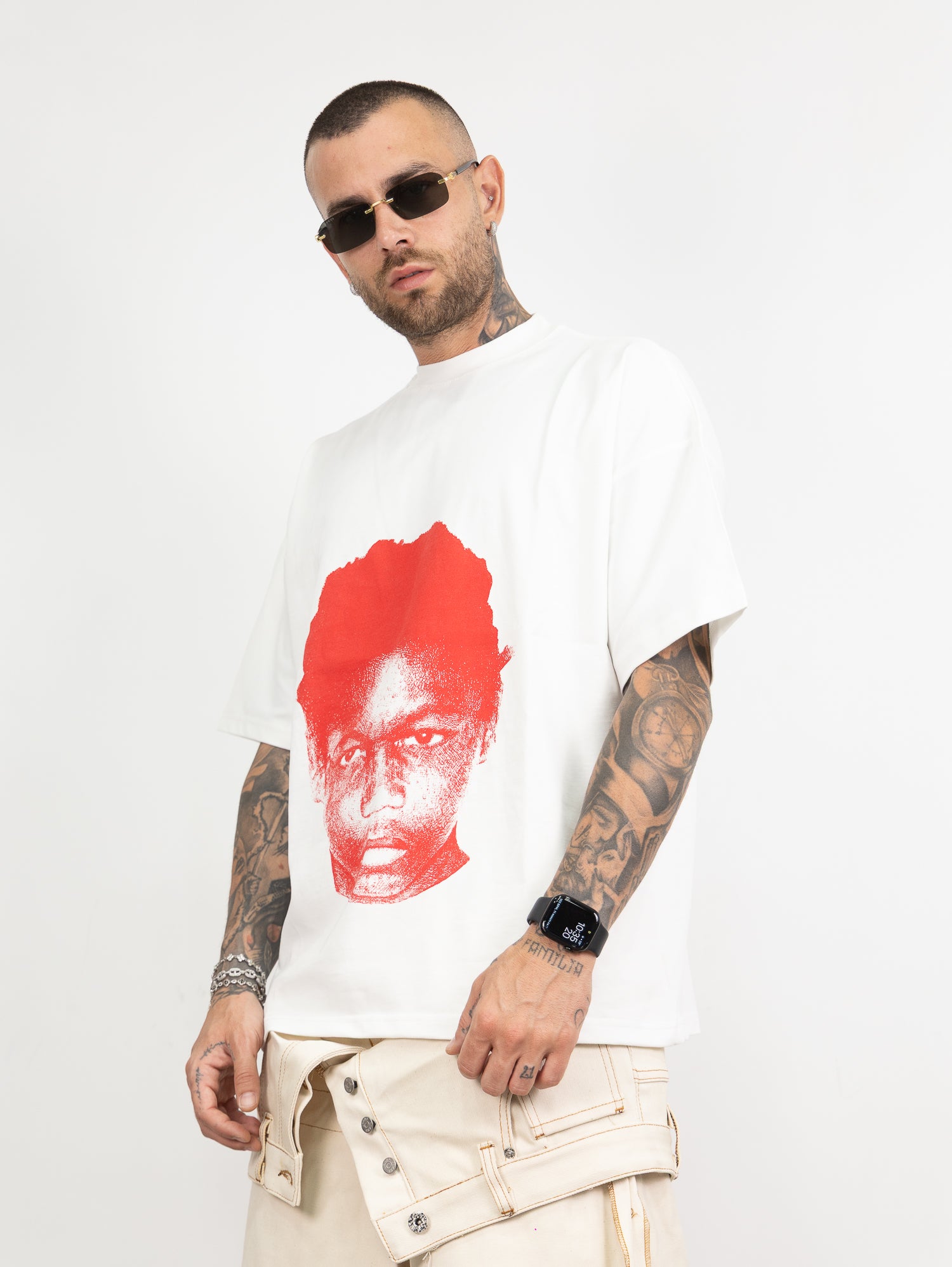 T-shirt face contrast
