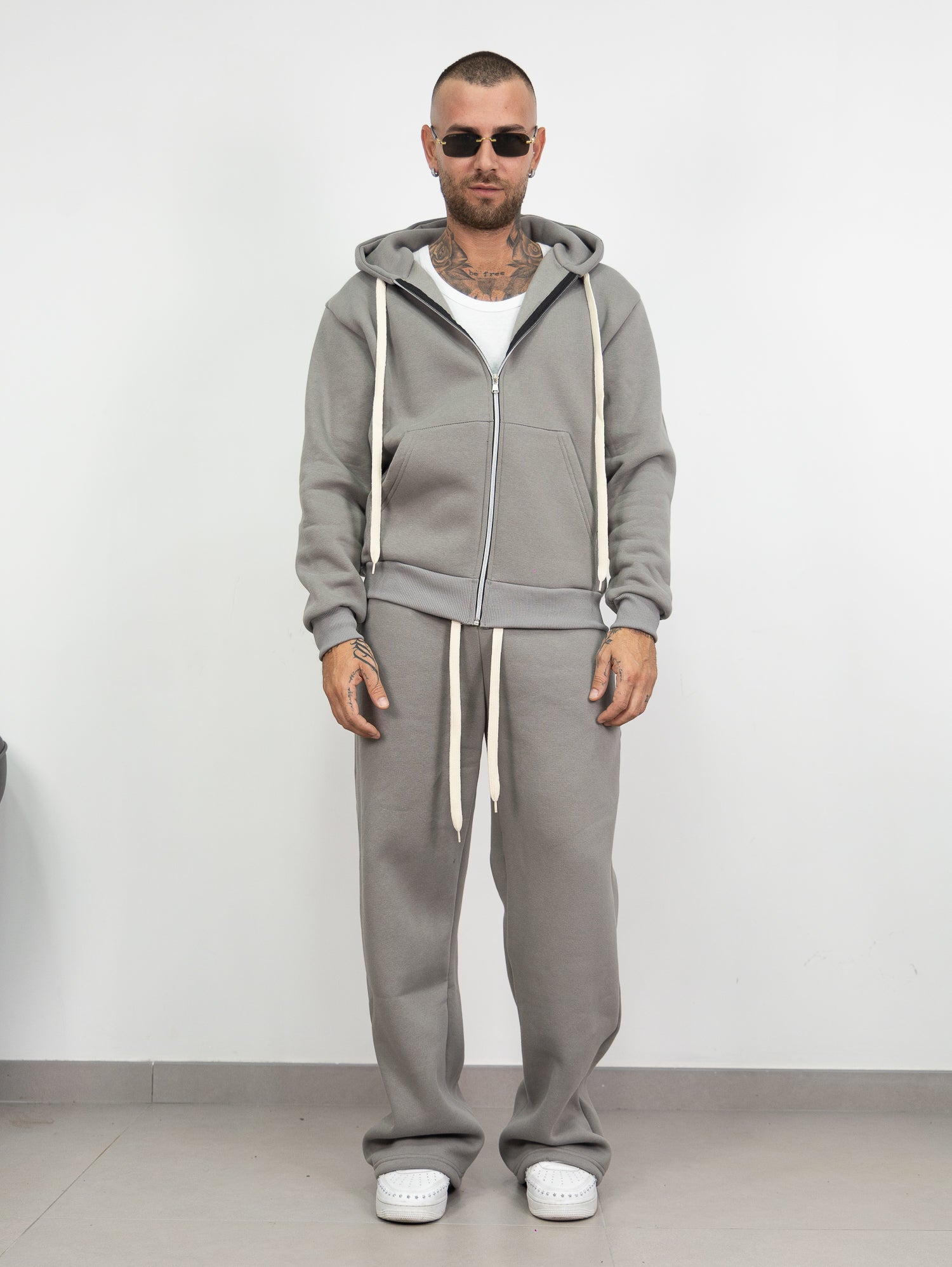Tuta completa laccio e zip