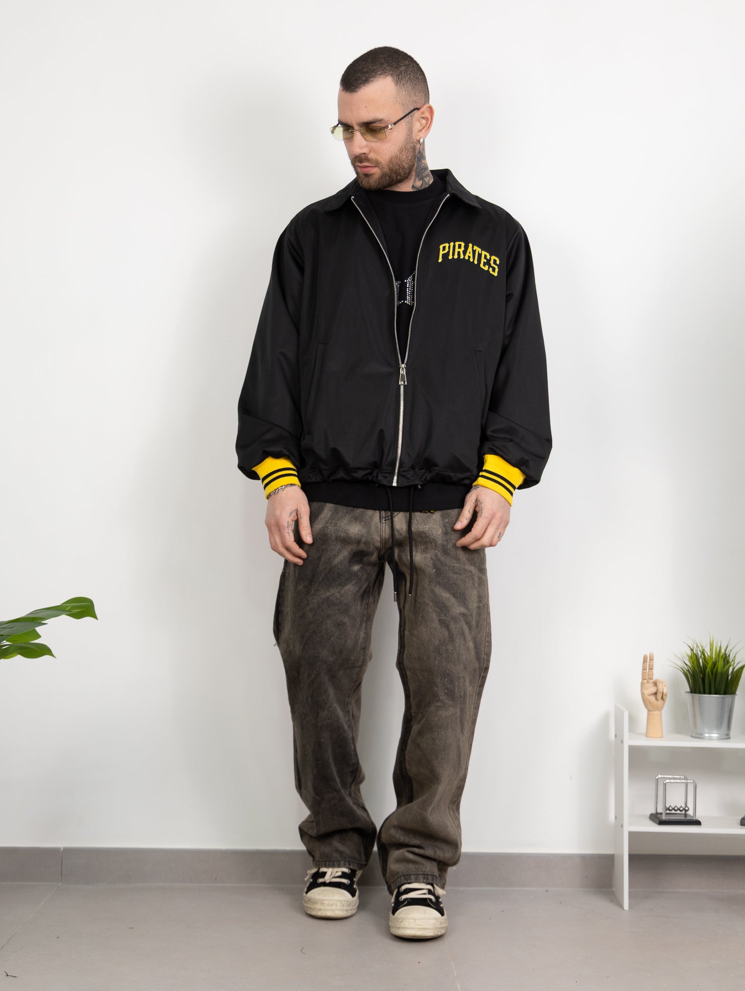 Jacket pirates