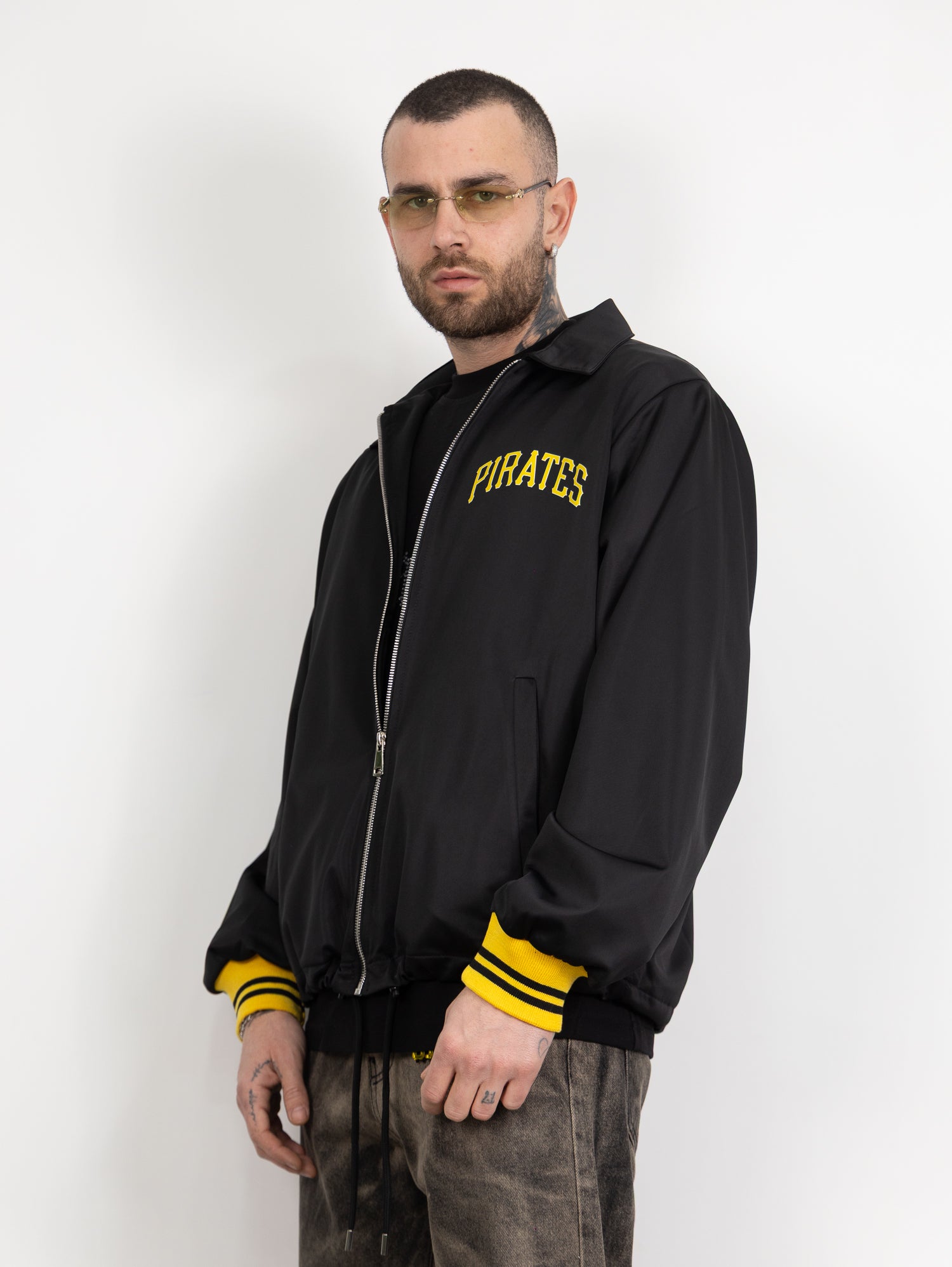 Jacket pirates