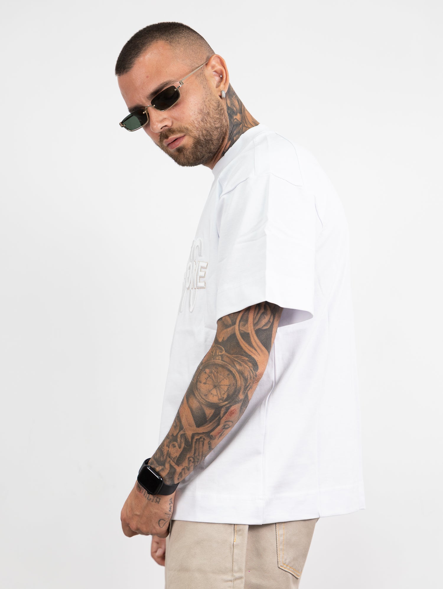 T-shirt trust no one
