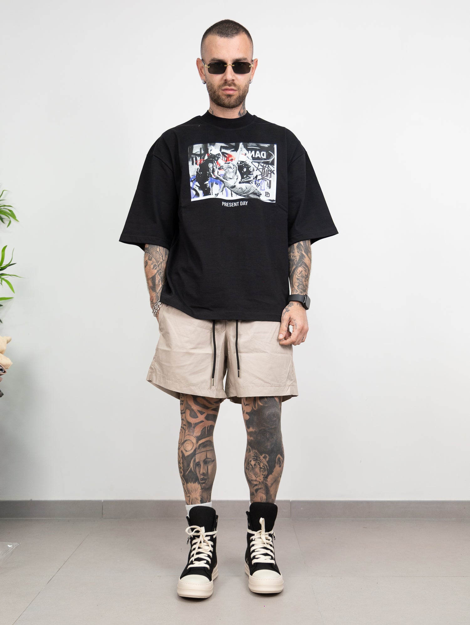 T-shirt st present