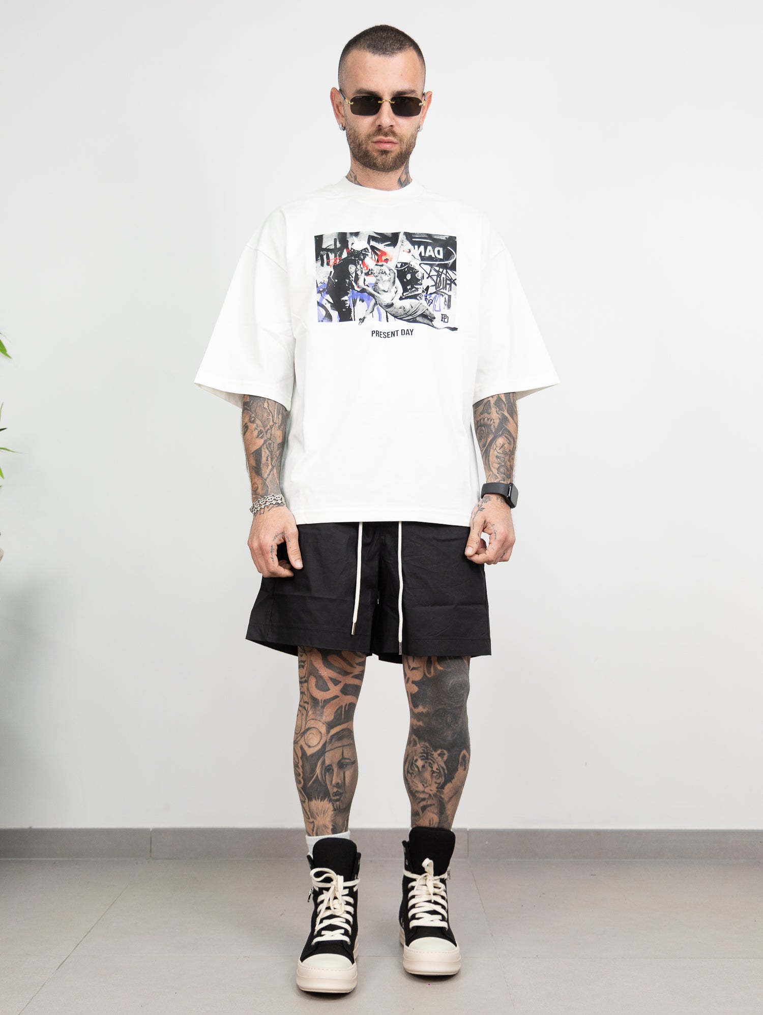 T-shirt st present
