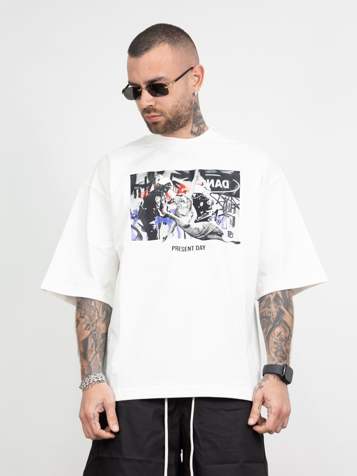 T-shirt st present