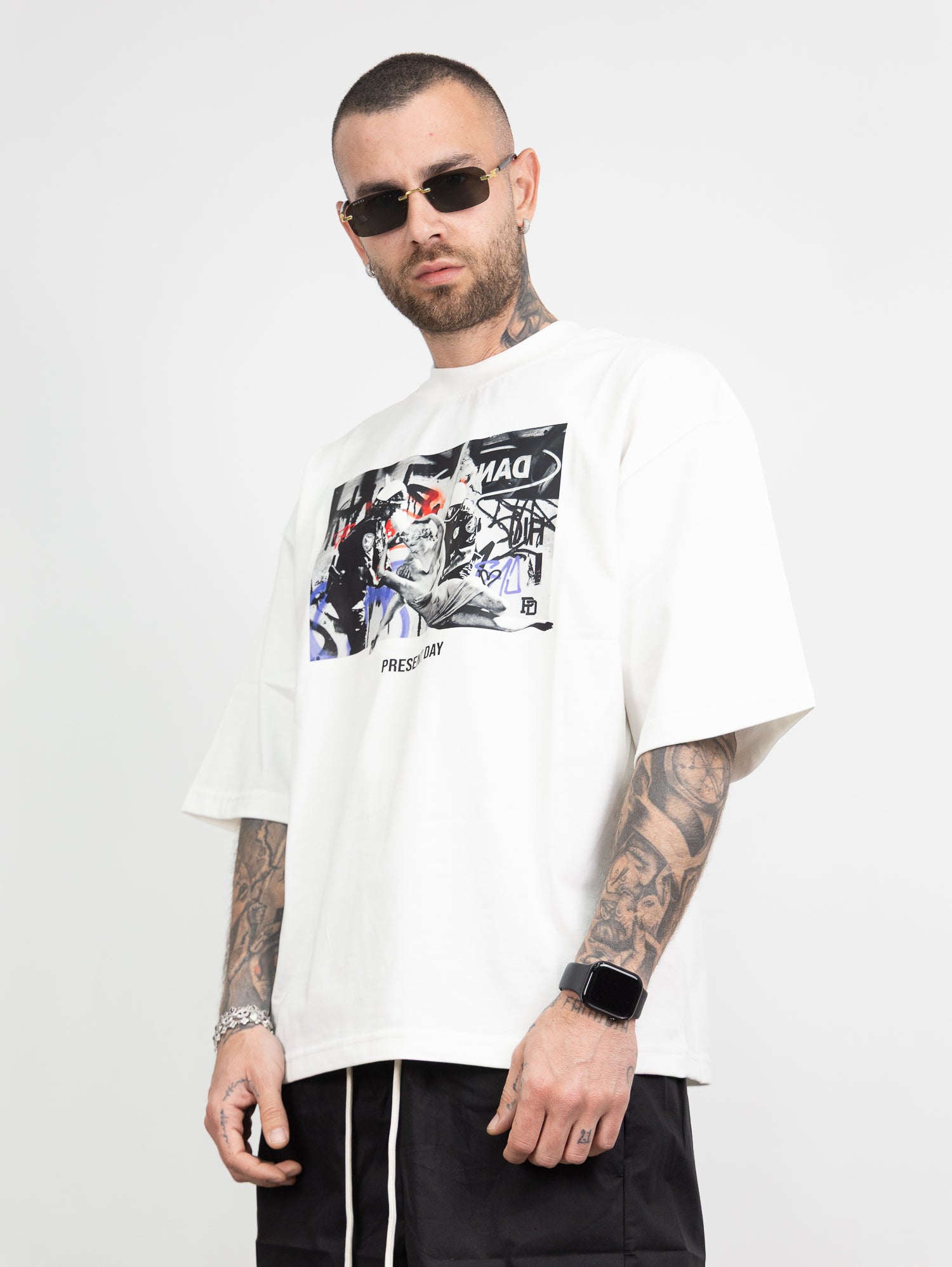 T-shirt st present
