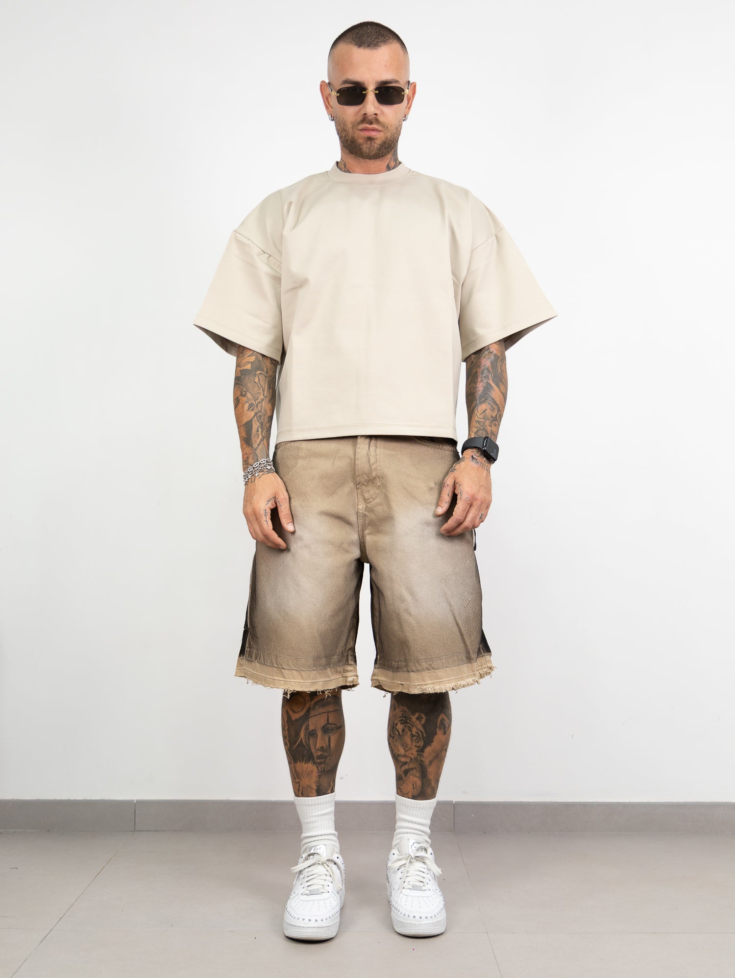 T-shirt crop ambition