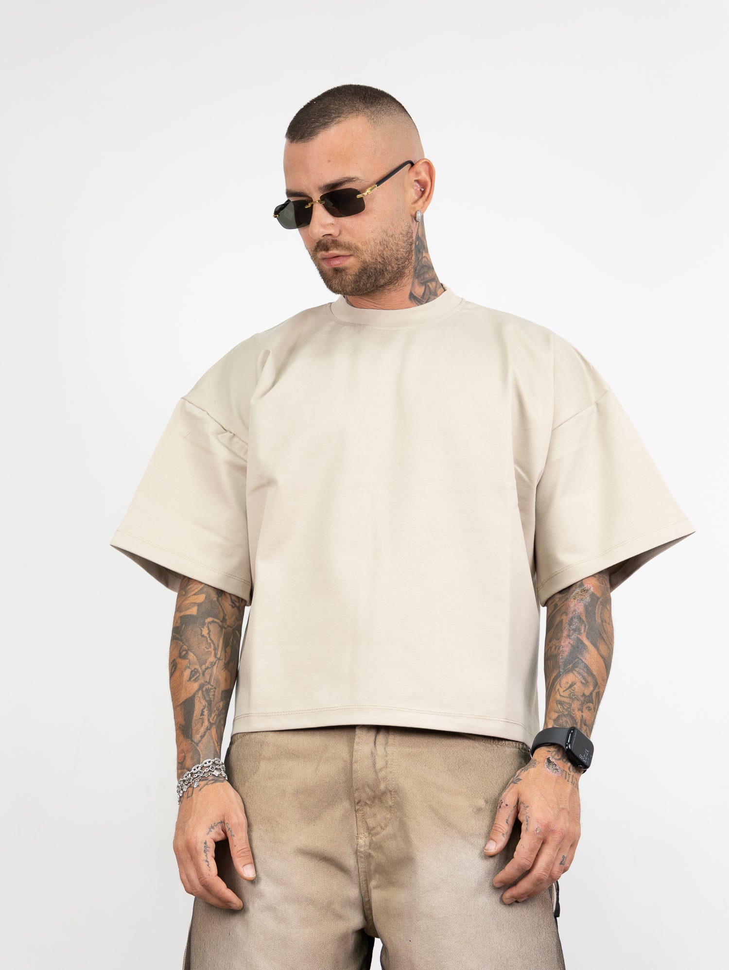 T-shirt crop ambition