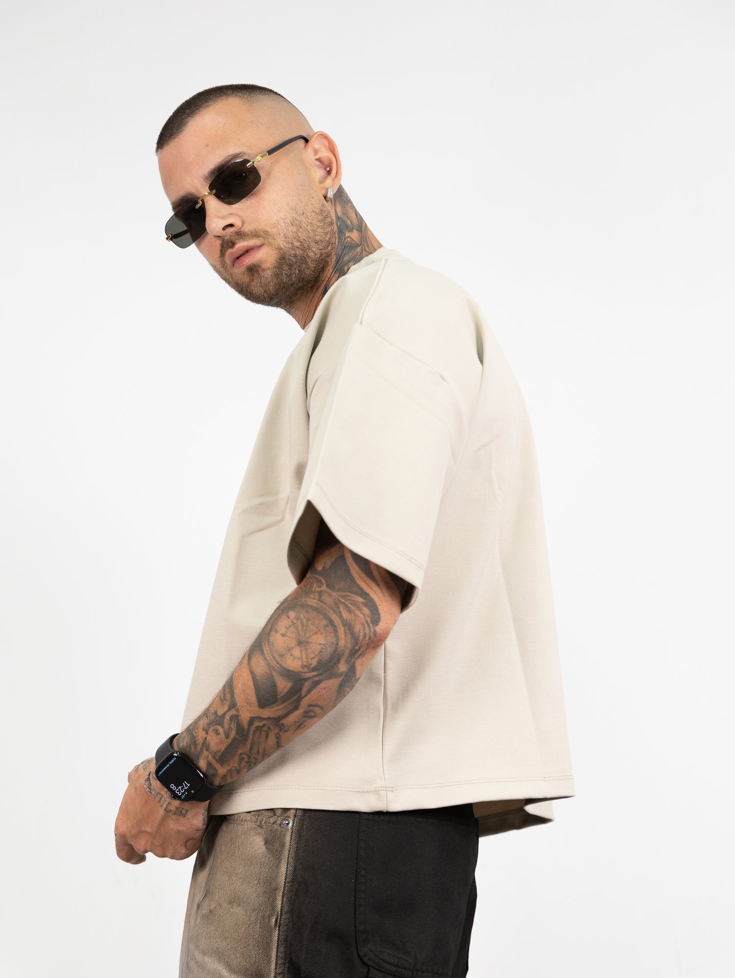 T-shirt crop ambition