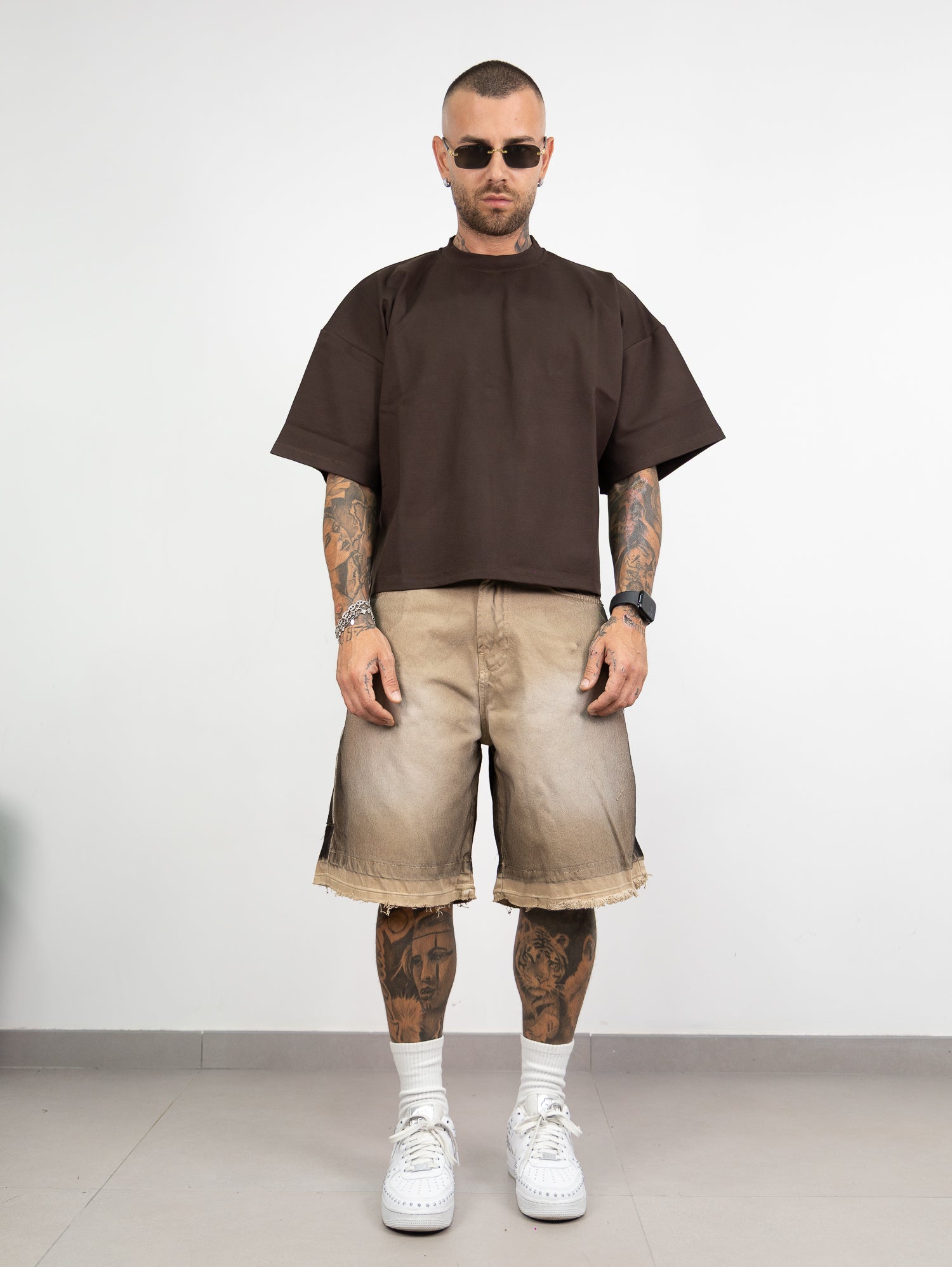 T-shirt crop ambition