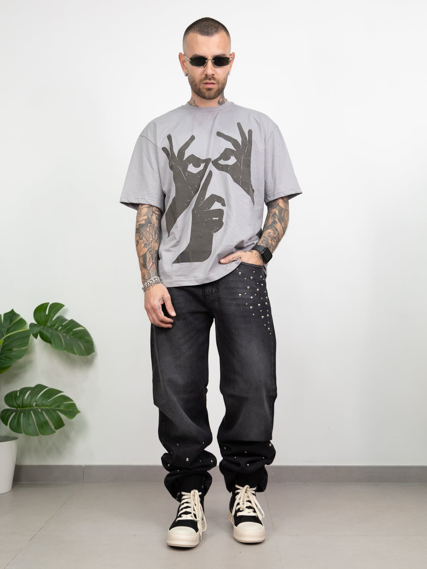 T-shirt empty face no face