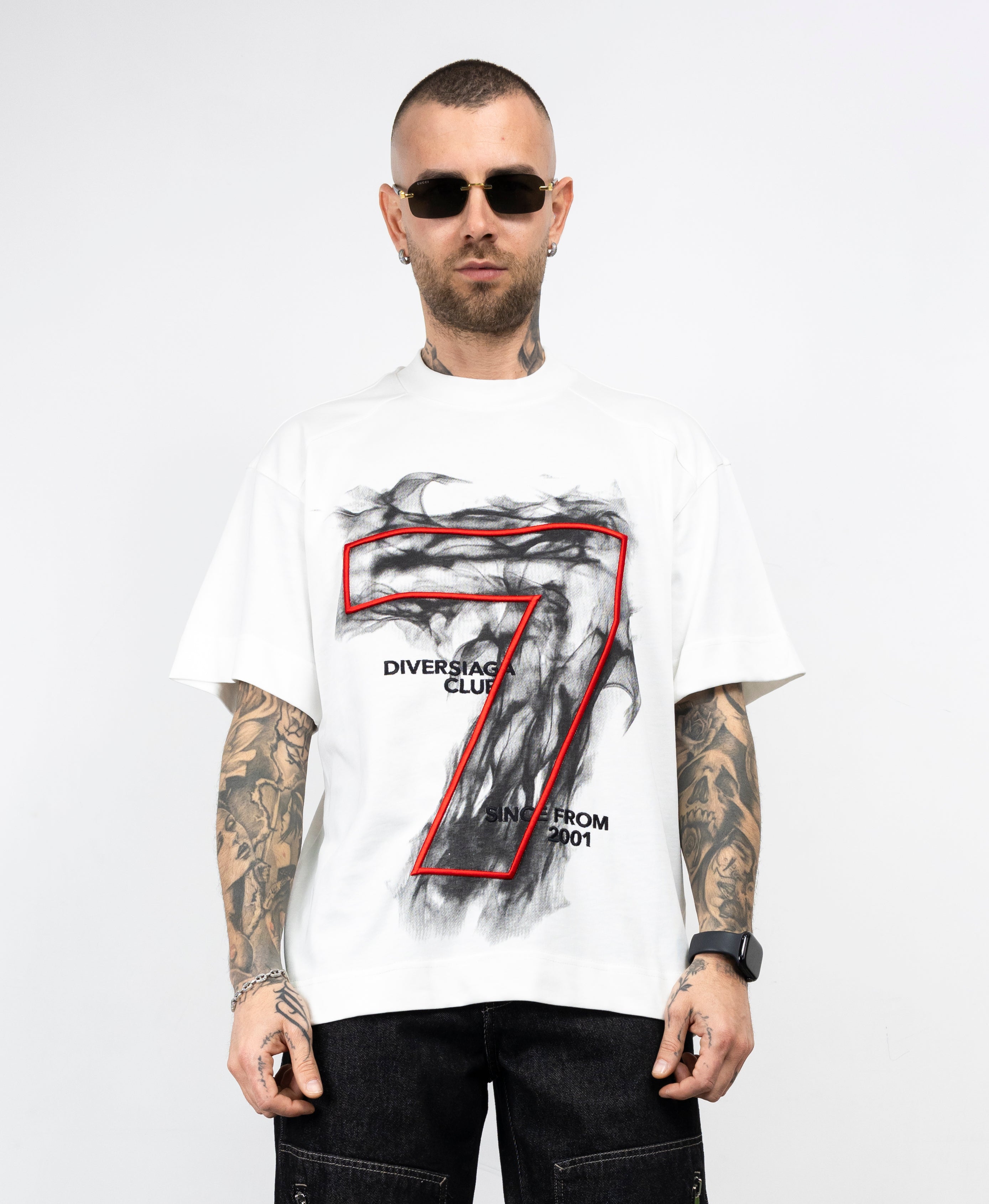 T-shirt seven