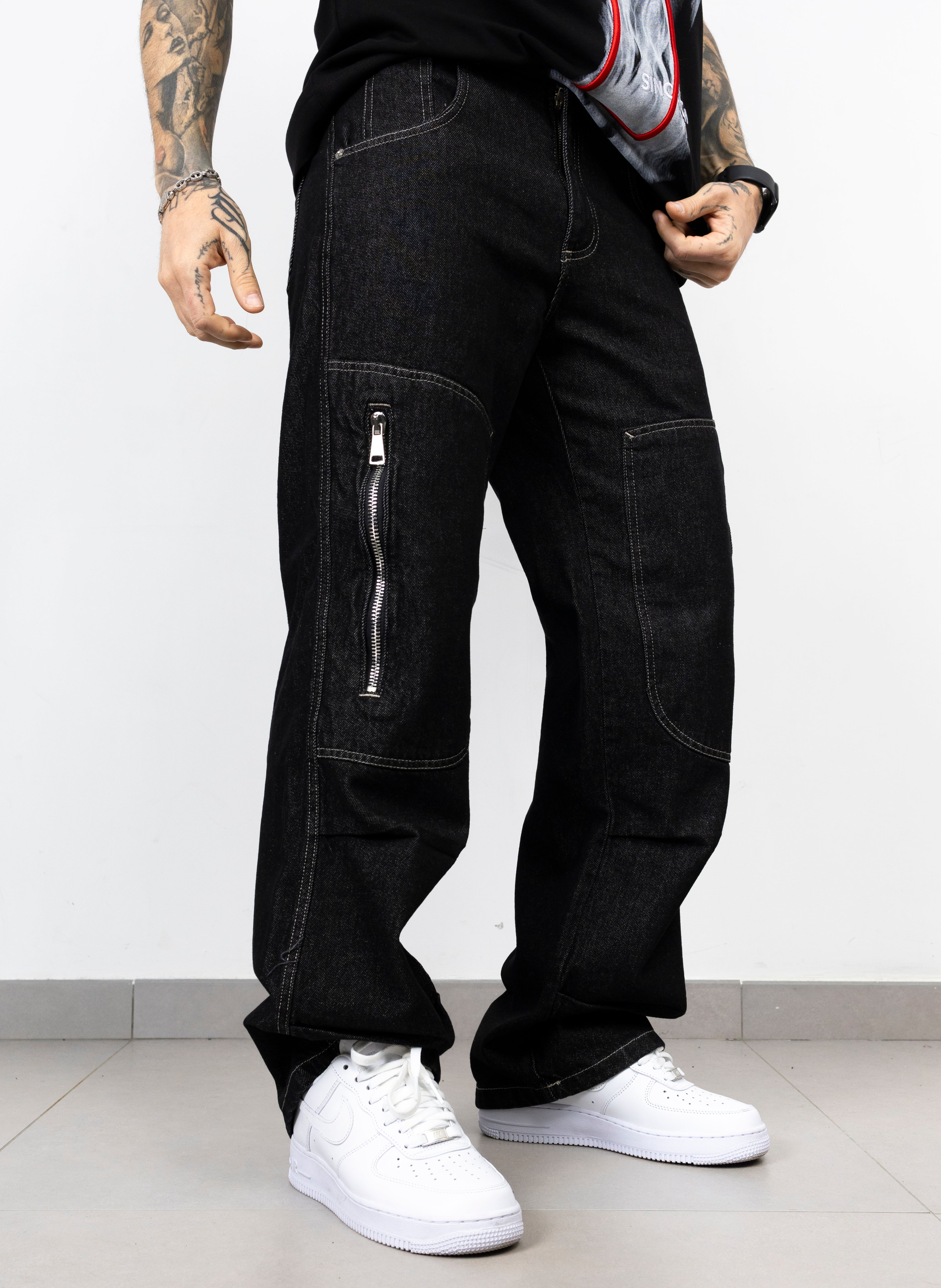 Cargo with zippers