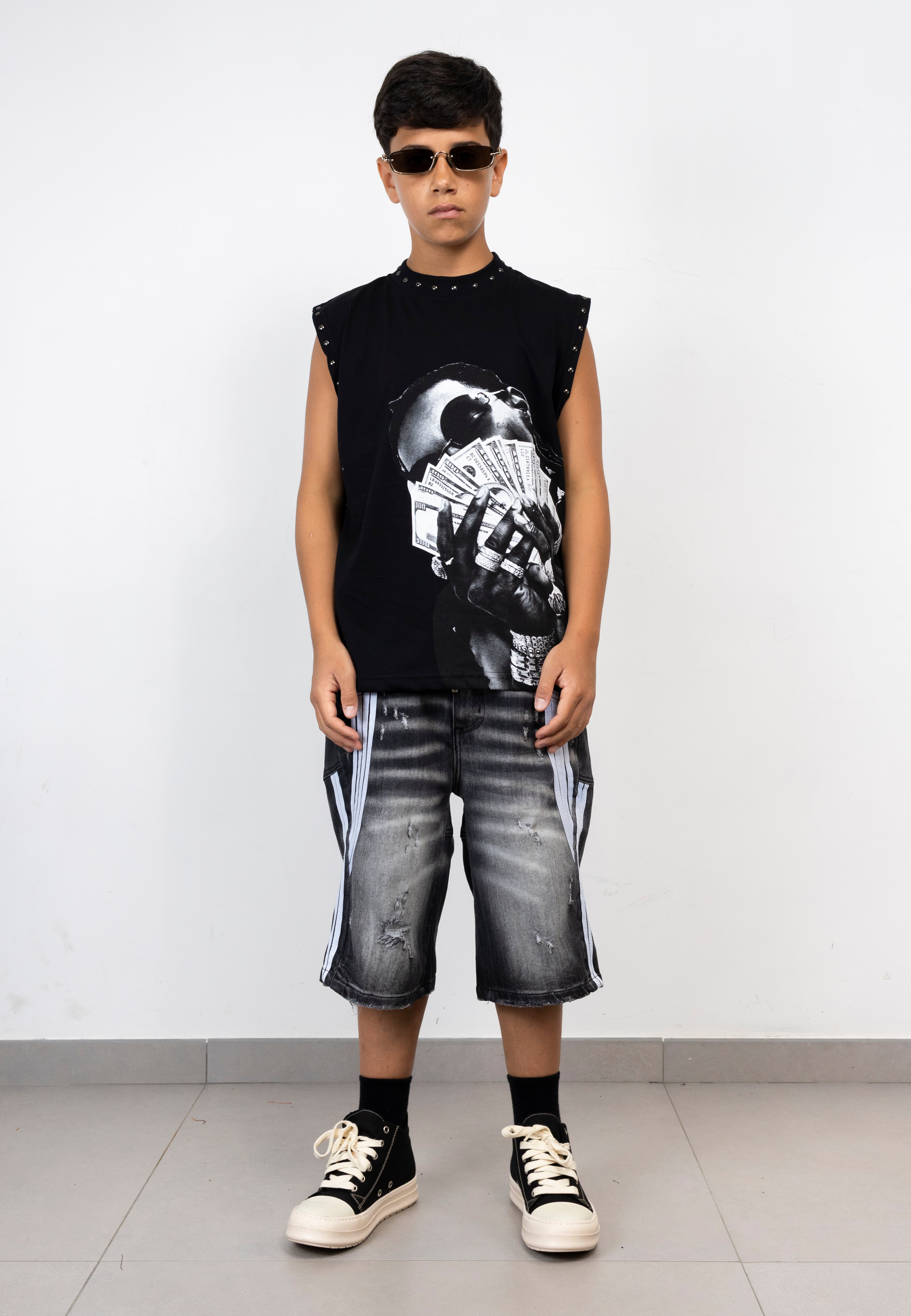 T-Shirt Smanicata Junior con Stampa Graphic e Borchie