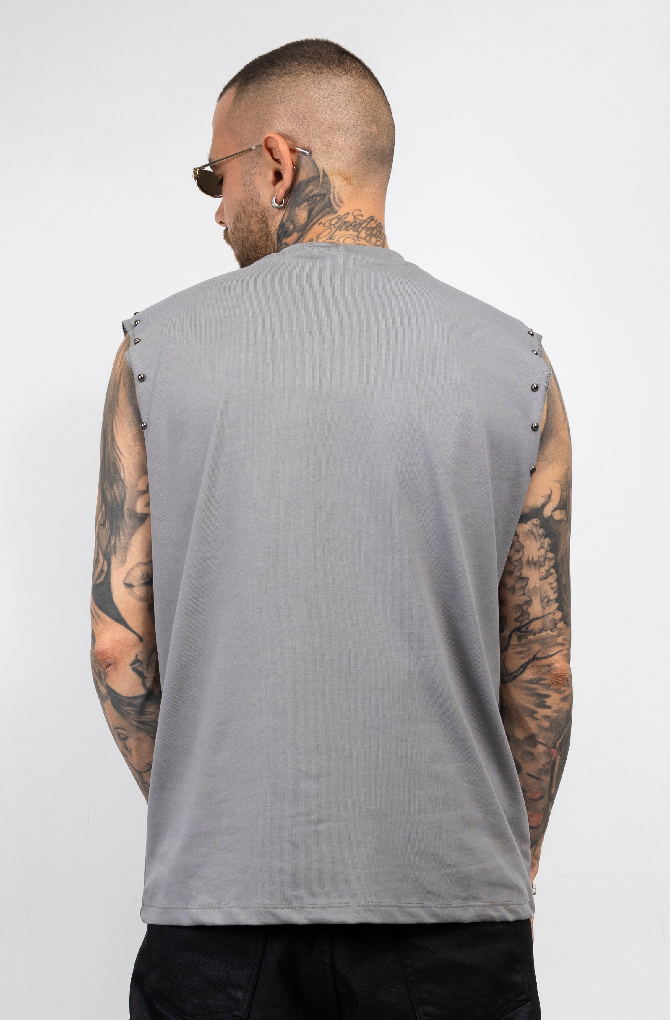 T-Shirt Smanicata No Mercy con Borchie