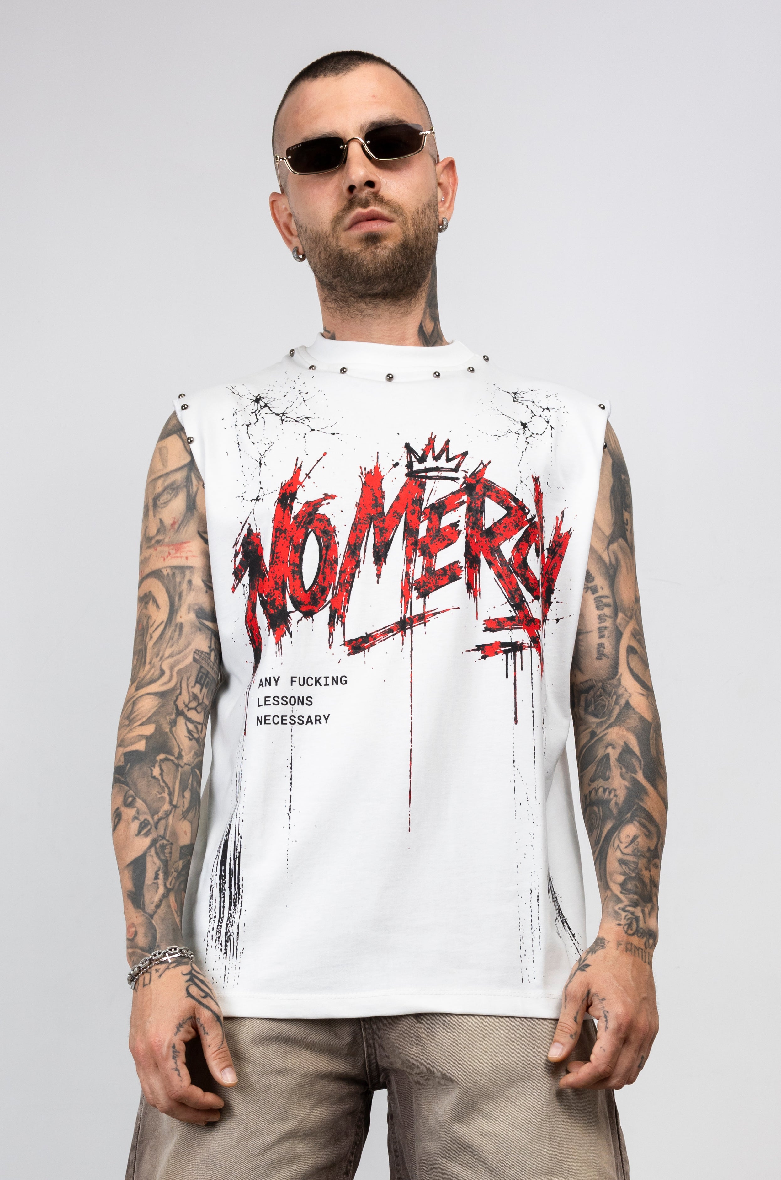 T-Shirt Smanicata No Mercy con Borchie