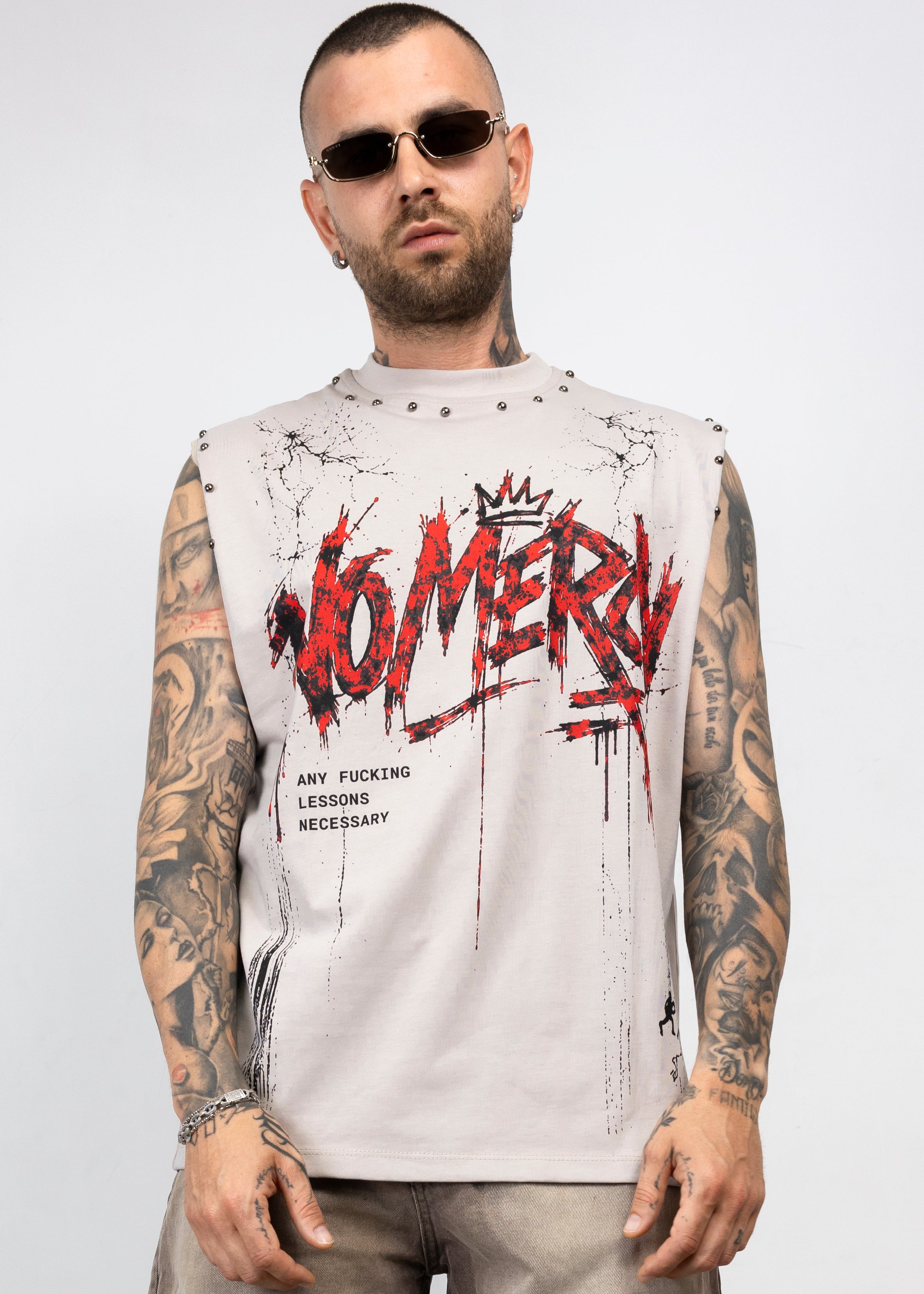 T-Shirt Smanicata No Mercy con Borchie