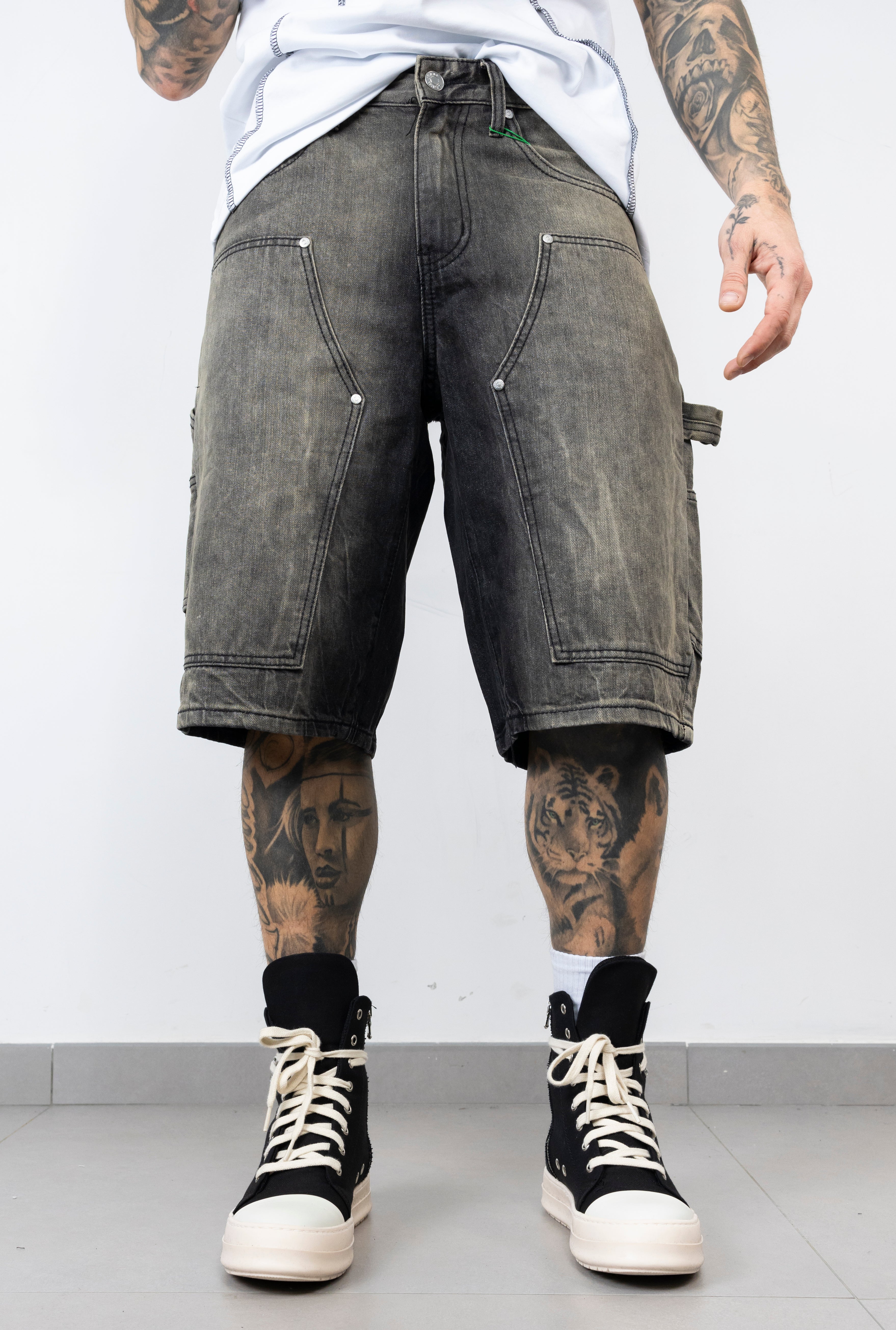 Short carpenter sfumato