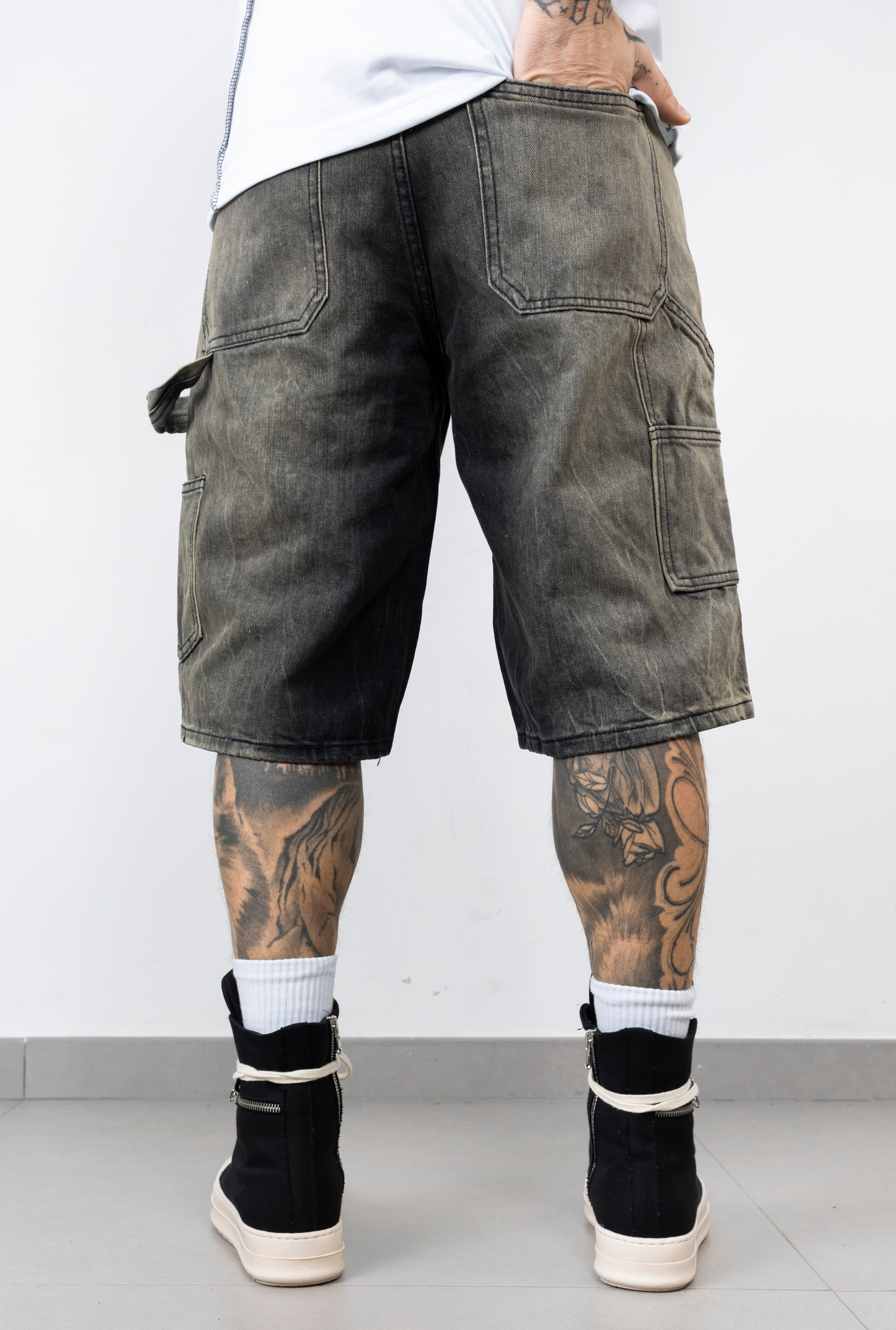 Short carpenter sfumato
